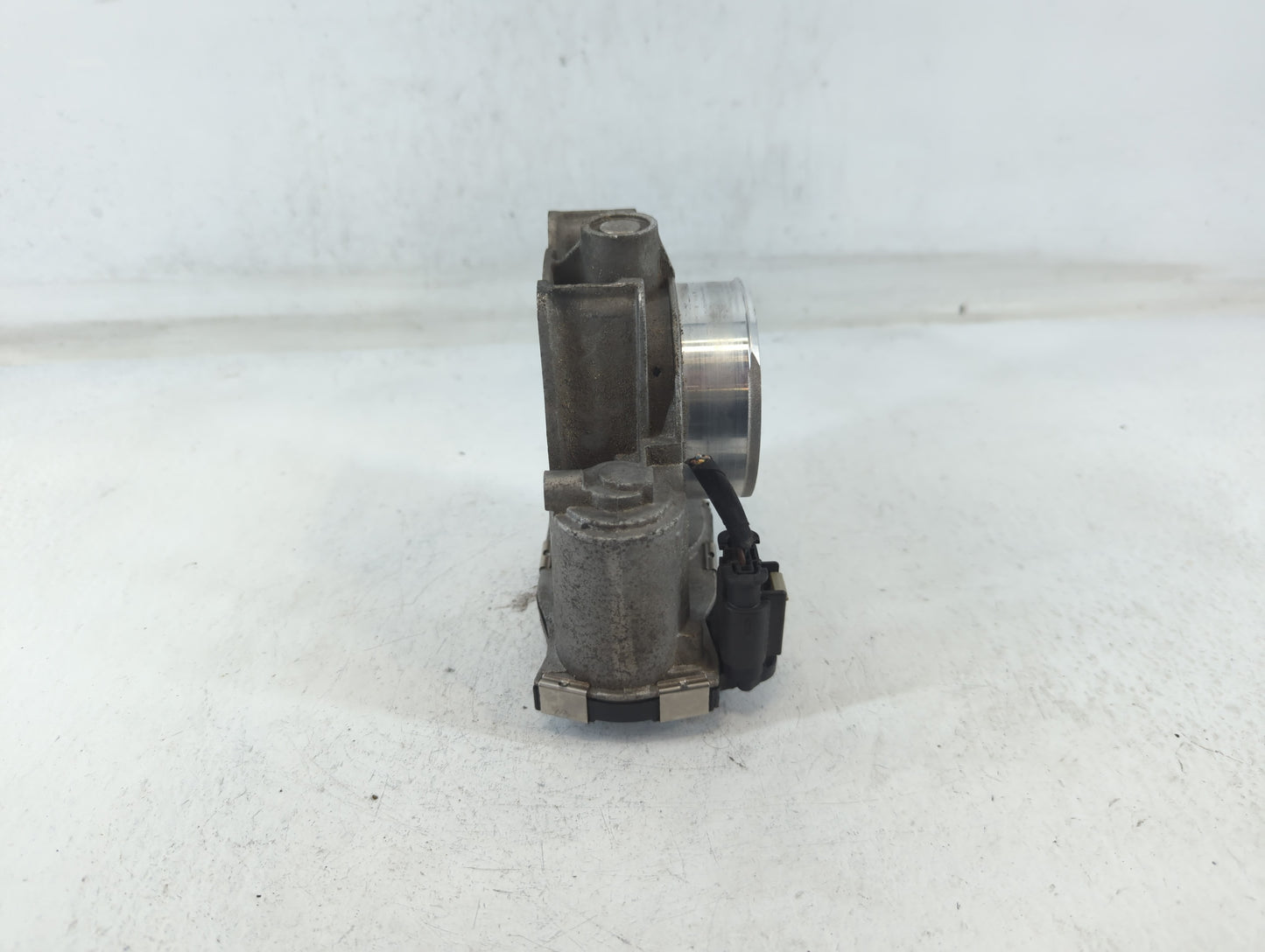 2015 Chevrolet Colorado Throttle Body P/N:12627217DA Fits Fits 2013 2014 2017 2018 2019 2020 OEM Used Auto Parts - Oemusedau