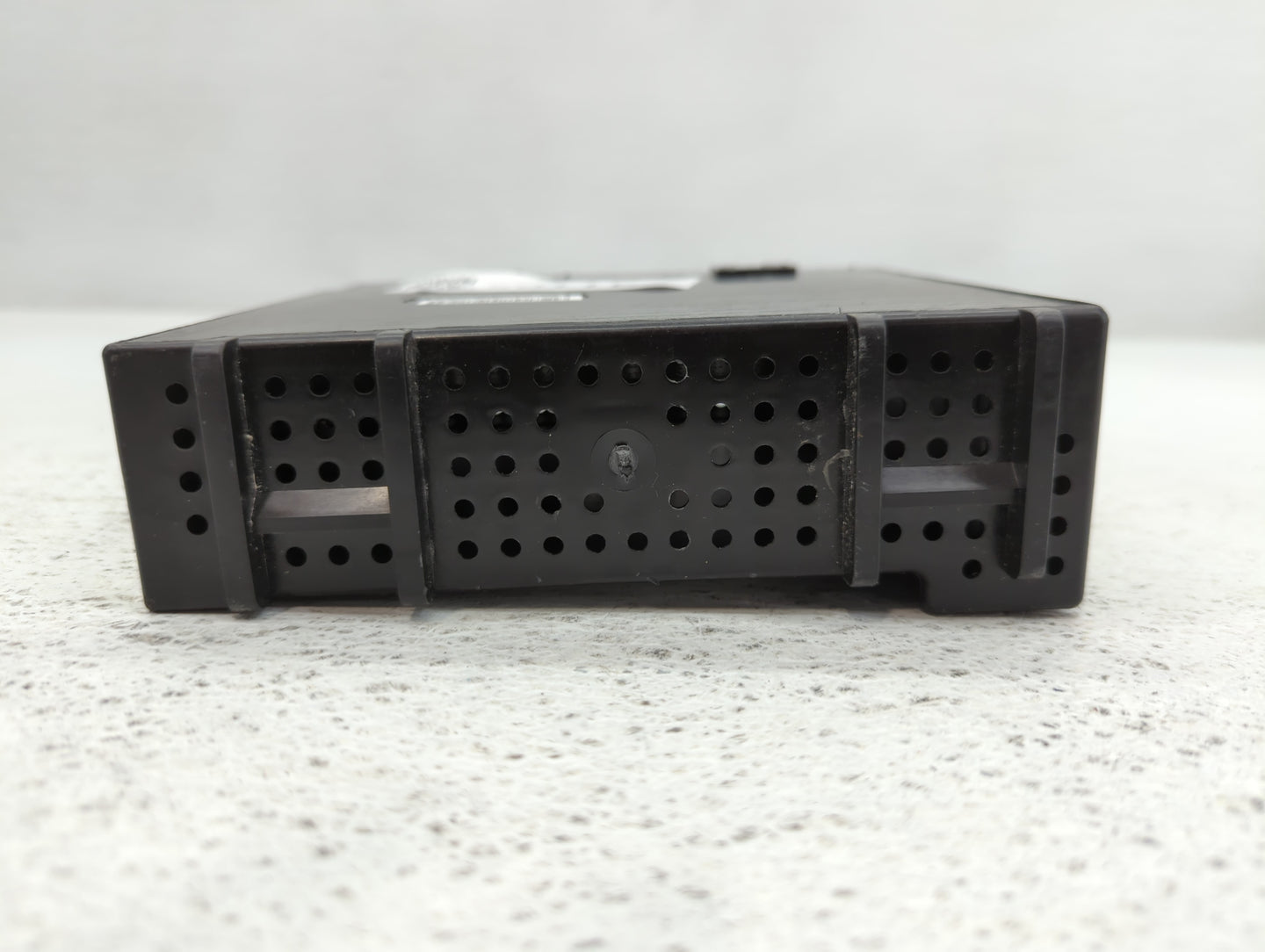 2015 Chevrolet Colorado Radio AM FM Cd Player Receiver Replacement P/N:13596607 Fits Fits 2016 OEM Used Auto Parts - Oemused
