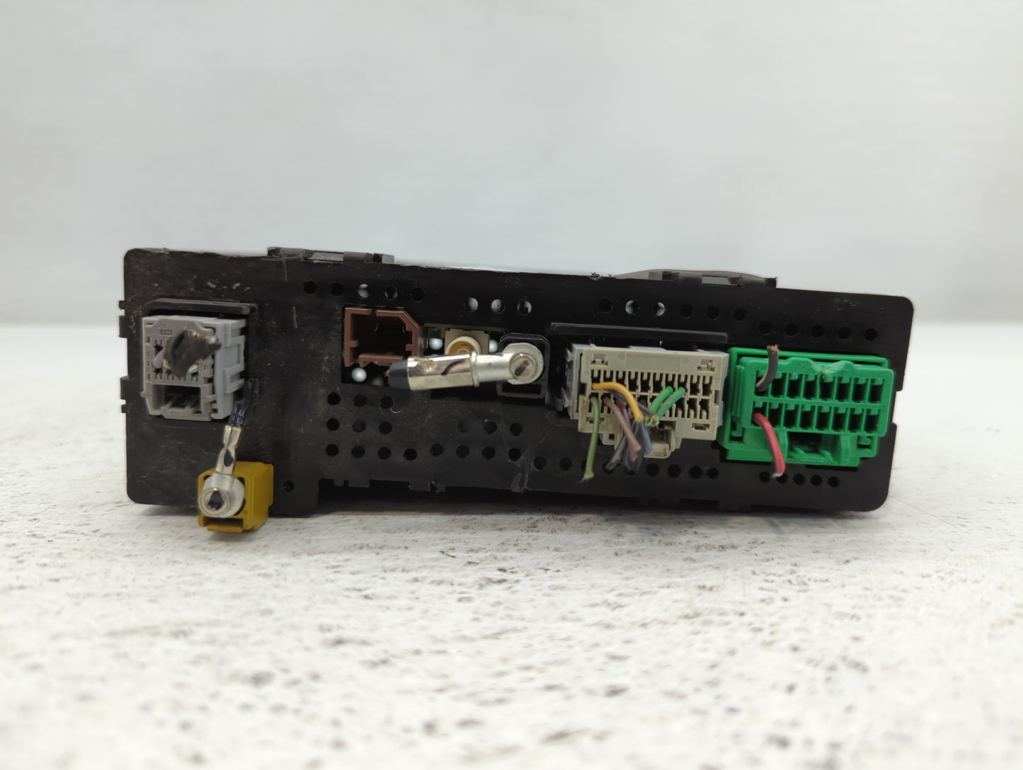 2015 Chevrolet Colorado Radio AM FM Cd Player Receiver Replacement P/N:13596607 Fits Fits 2016 OEM Used Auto Parts - Oemused