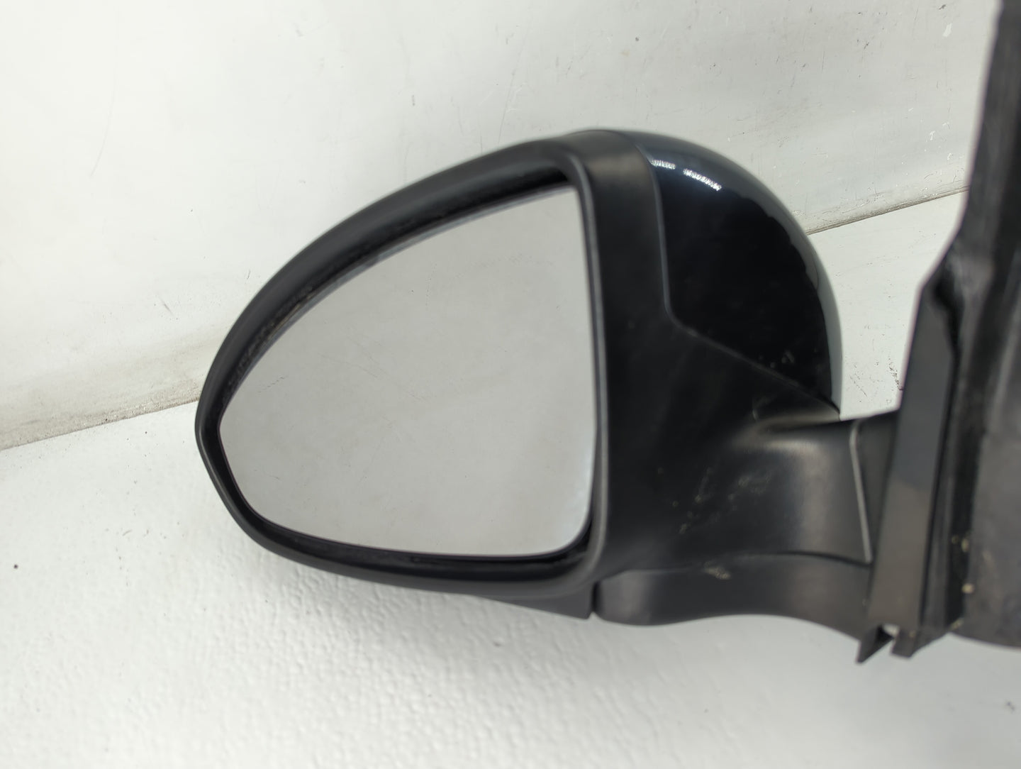 2011-2016 Chevrolet Cruze Driver Side View Mirror - Left Door Mirror OEM Used - Oemusedautoparts1.com