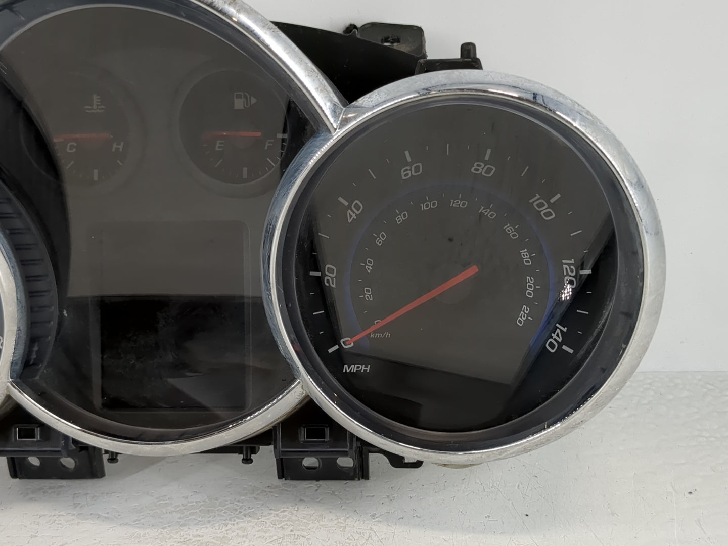 2015-2016 Chevrolet Cruze Instrument Cluster Speedometer Gauges P/N:811511914 42362673 Fits Fits 2015 2016 OEM Used Auto Par