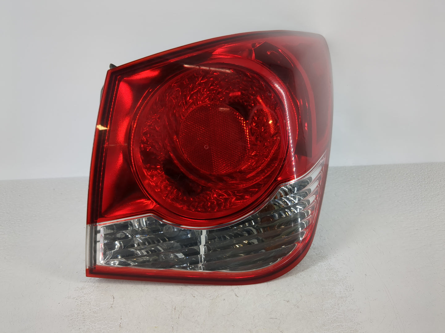 2011-2016 Chevrolet Cruze Tail Light Assembly Passenger Right OEM Fits Fits 2011 2012 2013 2014 2015 2016 OEM Used Auto Part
