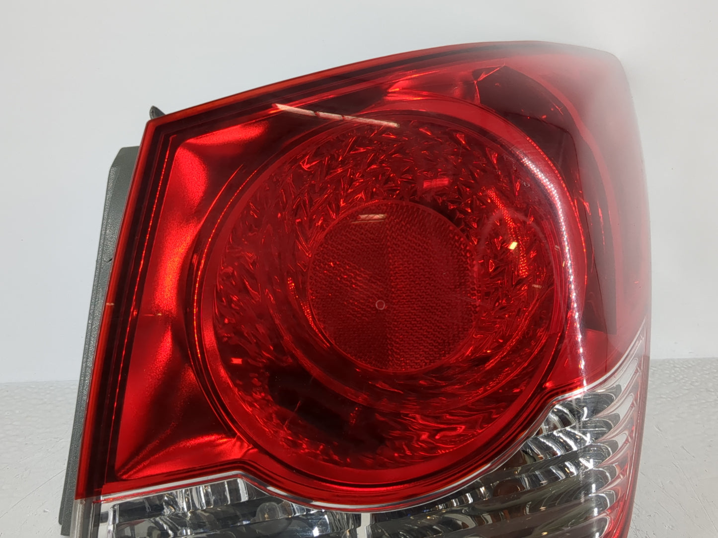 2011-2016 Chevrolet Cruze Tail Light Assembly Passenger Right OEM Fits Fits 2011 2012 2013 2014 2015 2016 OEM Used Auto Part