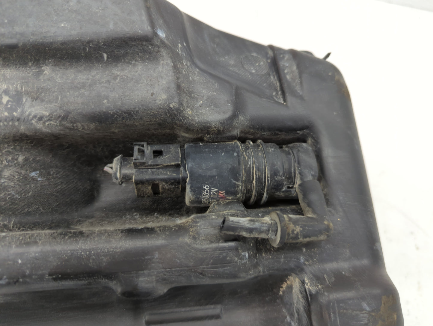 2011-2016 Chevrolet Cruze Windshield Washer Fluid Reservoir Bottle Oem - Oemusedautoparts1.com