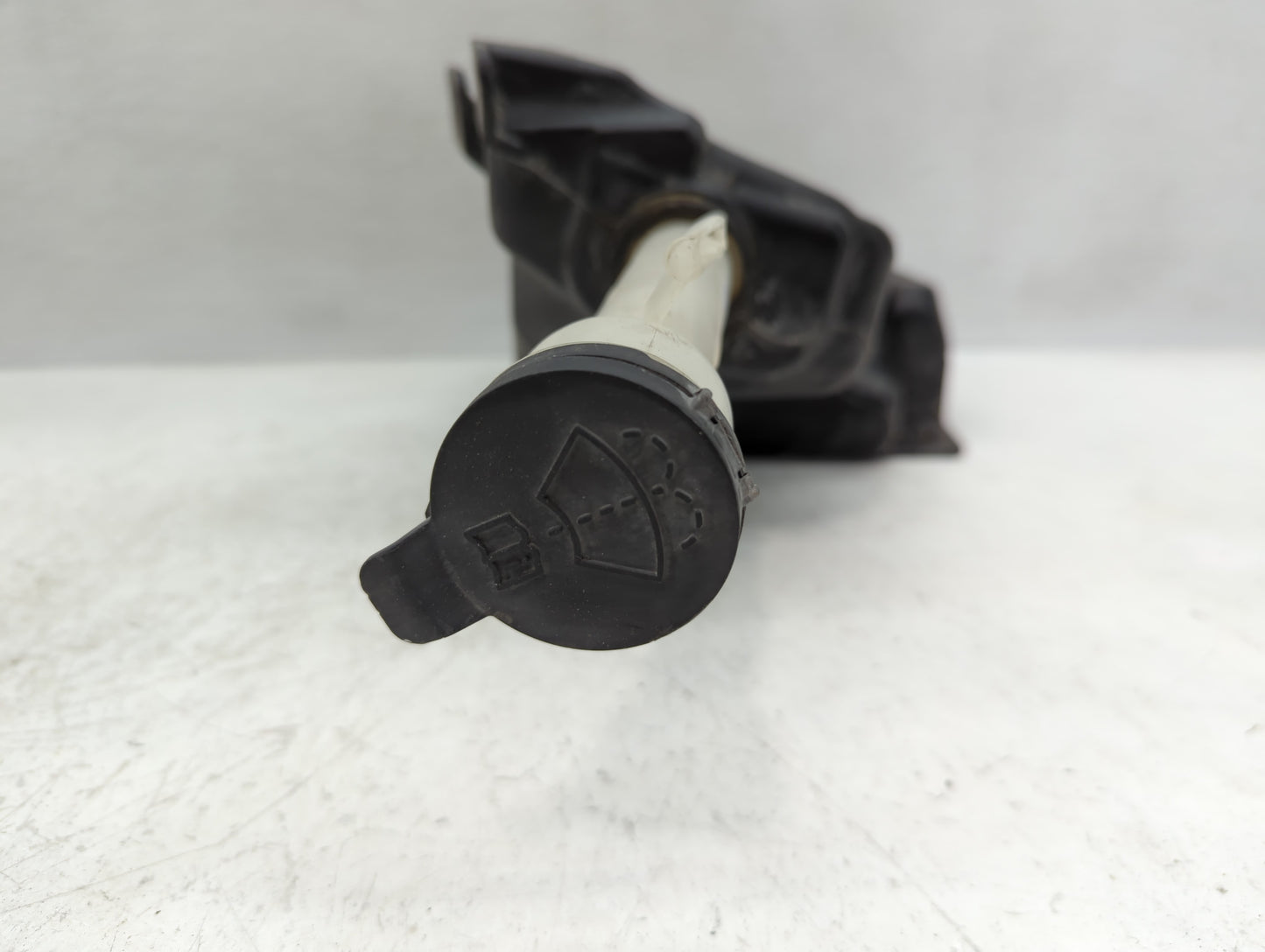 2011-2016 Chevrolet Cruze Windshield Washer Fluid Reservoir Bottle Oem - Oemusedautoparts1.com