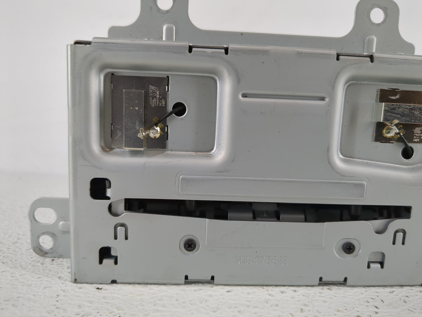 2015-2016 Chevrolet Cruze Radio AM FM Cd Player Receiver Replacement P/N:23476256 Fits Fits 2014 2015 2016 2017 OEM Used Aut