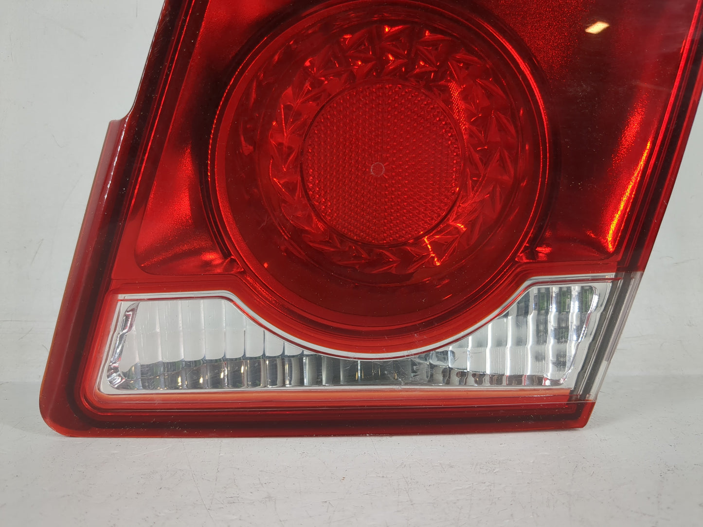 2015 Chevrolet Cruze Passenger Right Side Deck Lid Mounted Tail Light - Oemusedautoparts1.com