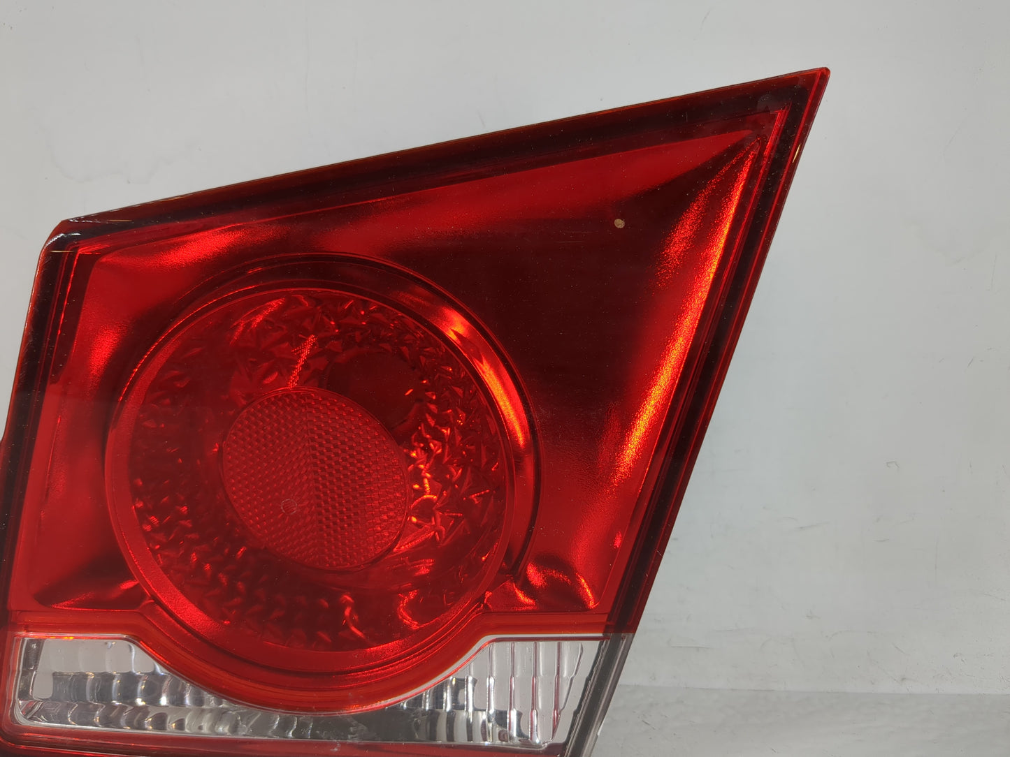 2015 Chevrolet Cruze Passenger Right Side Deck Lid Mounted Tail Light - Oemusedautoparts1.com