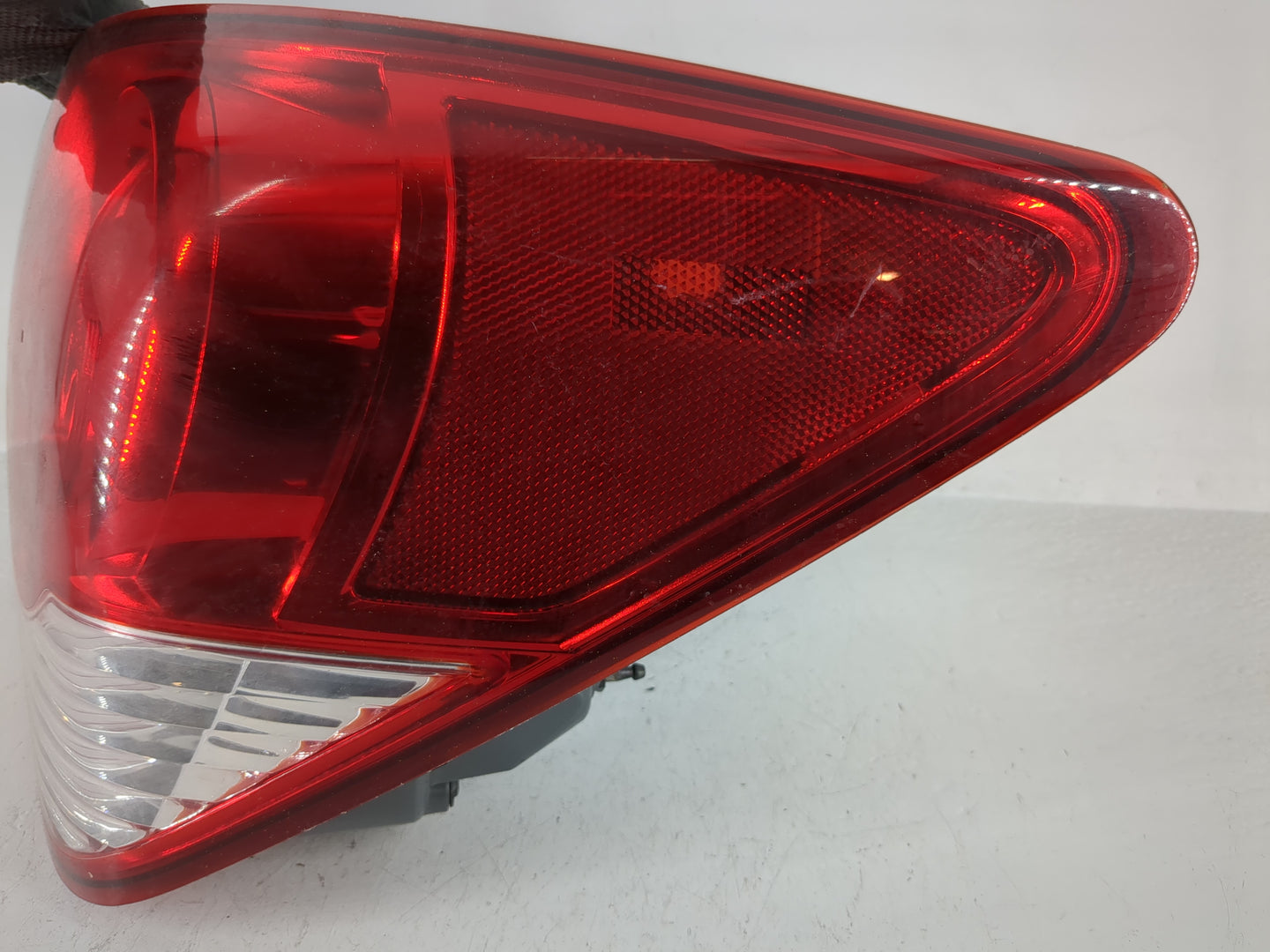 2011-2016 Chevrolet Cruze Tail Light Assembly Passenger Right OEM Fits Fits 2011 2012 2013 2014 2015 2016 OEM Used Auto Part