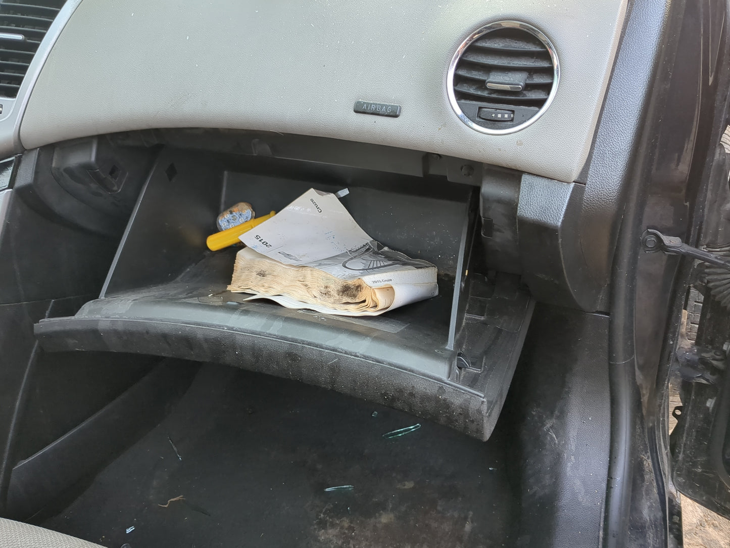 2015 Chevrolet Cruze Passenger Glove Box Door Storage Compartment 1194109 - Oemusedautoparts1.com