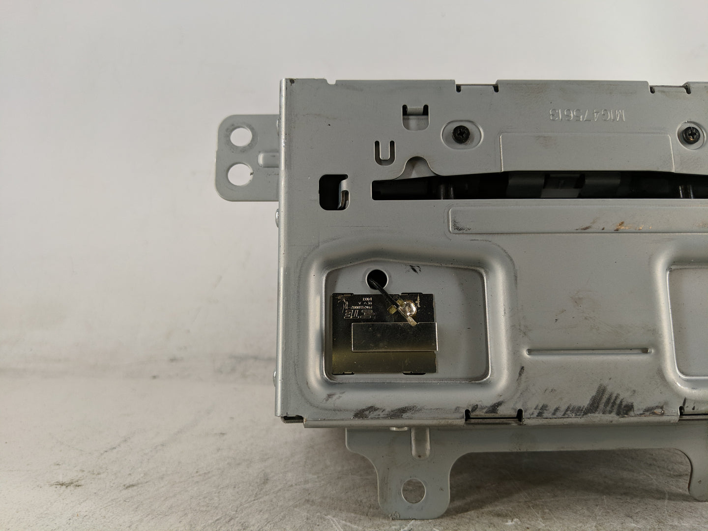 2015-2016 Chevrolet Cruze Radio AM FM Cd Player Receiver Replacement P/N:23495273 Fits Fits 2014 2015 2016 2017 OEM Used Aut