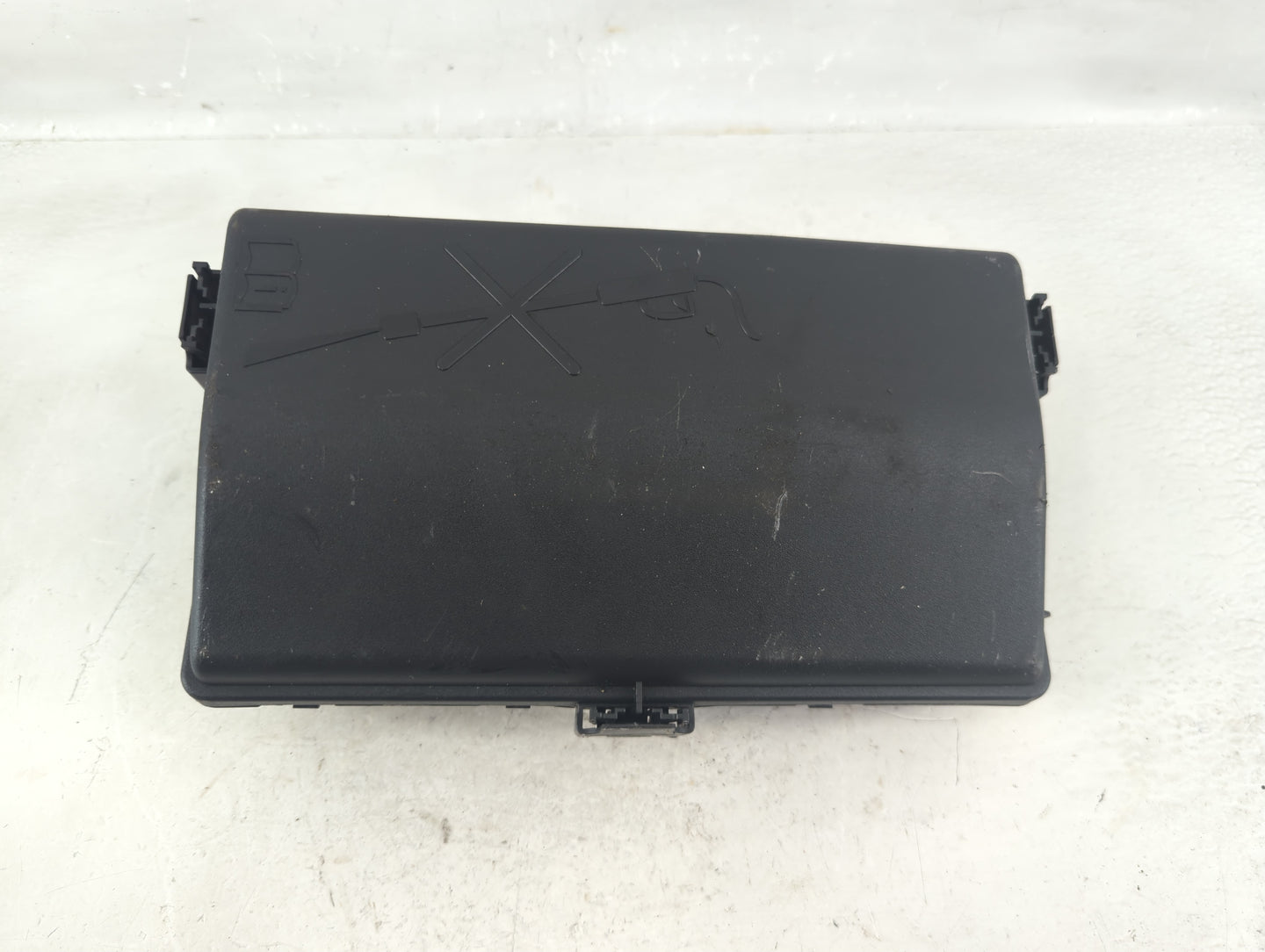 2015-2016 Chevrolet Cruze Fusebox Fuse Box Panel Relay Module P/N:812461952 Fits Fits 2015 2016 OEM Used Auto Parts - Oemuse