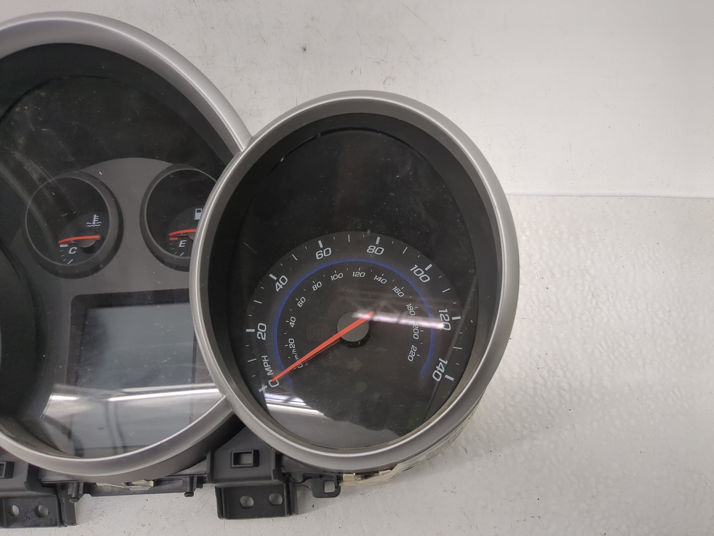 2015 Chevrolet Cruze Instrument Cluster Speedometer Gauges P/N:811511914 94560794 Fits OEM Used Auto Parts - Oemusedautopart