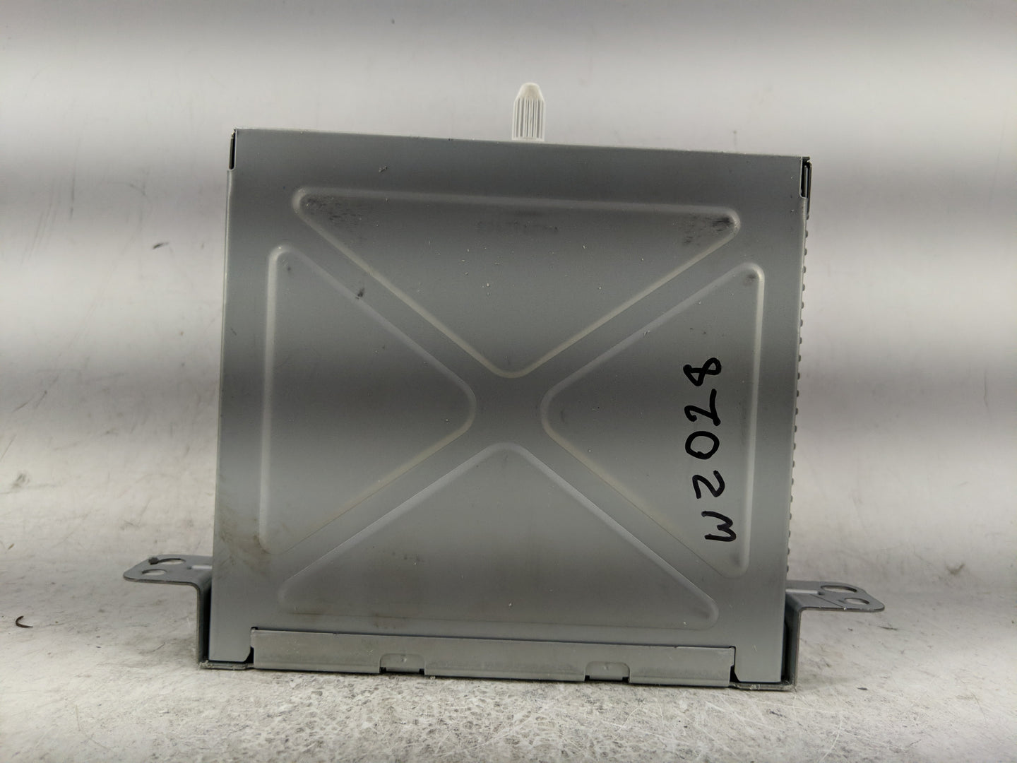 2015-2016 Chevrolet Cruze Radio Speaker Amplifier 23495273 - Oemusedautoparts1.com