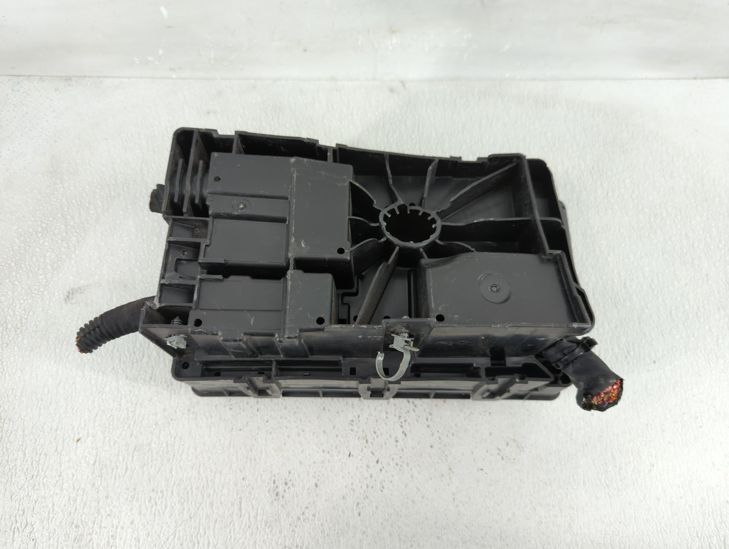 2015-2016 Chevrolet Cruze Fusebox Fuse Box Panel Relay Module P/N:812461952 Fits Fits 2015 2016 OEM Used Auto Parts - Oemuse