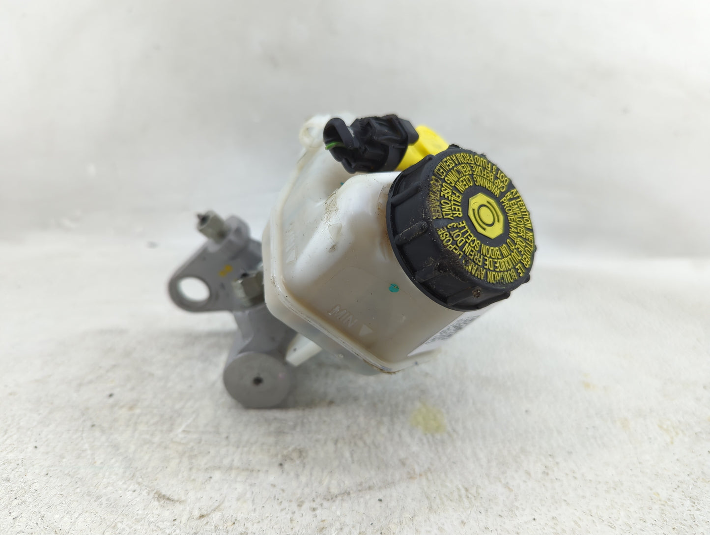 2011-2016 Chevrolet Cruze Brake Master Cylinder - Oemusedautoparts1.com