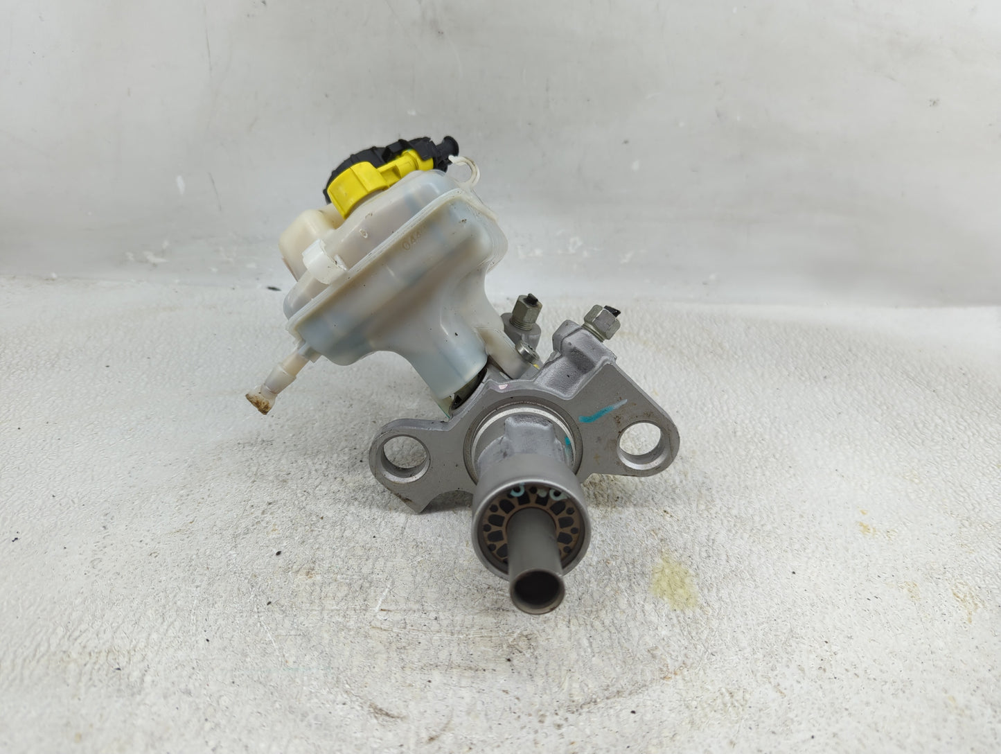 2011-2016 Chevrolet Cruze Brake Master Cylinder - Oemusedautoparts1.com