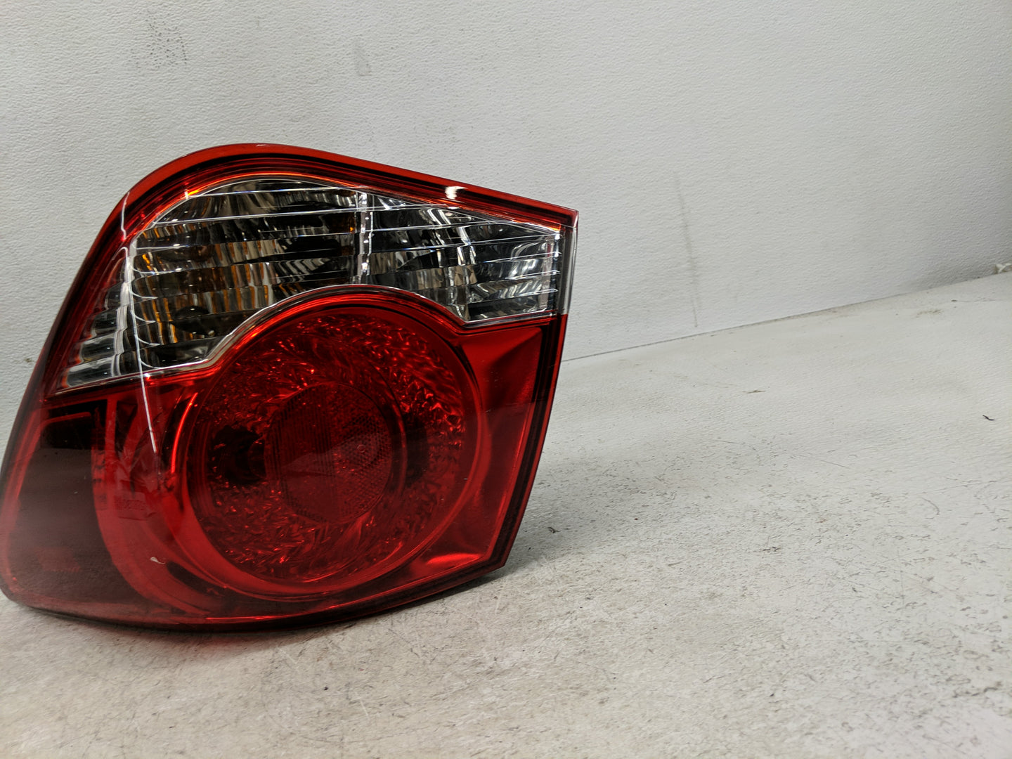 2011-2016 Chevrolet Cruze Tail Light Assembly Passenger Right OEM Fits Fits 2011 2012 2013 2014 2015 2016 OEM Used Auto Part