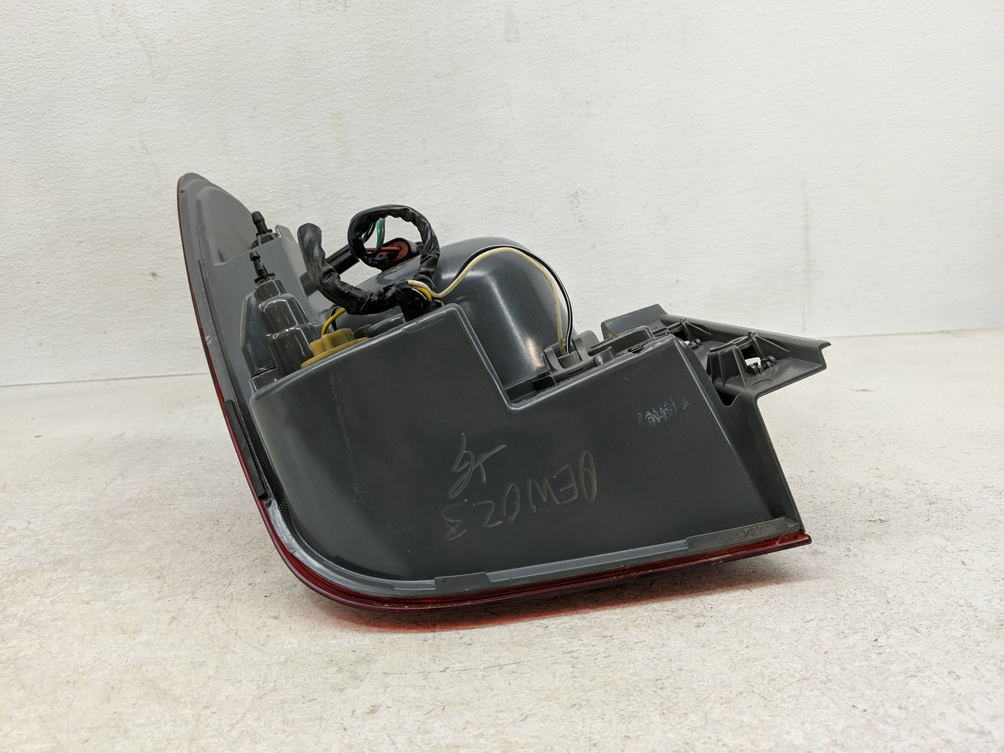 2011-2016 Chevrolet Cruze Tail Light Assembly Passenger Right OEM Fits Fits 2011 2012 2013 2014 2015 2016 OEM Used Auto Part