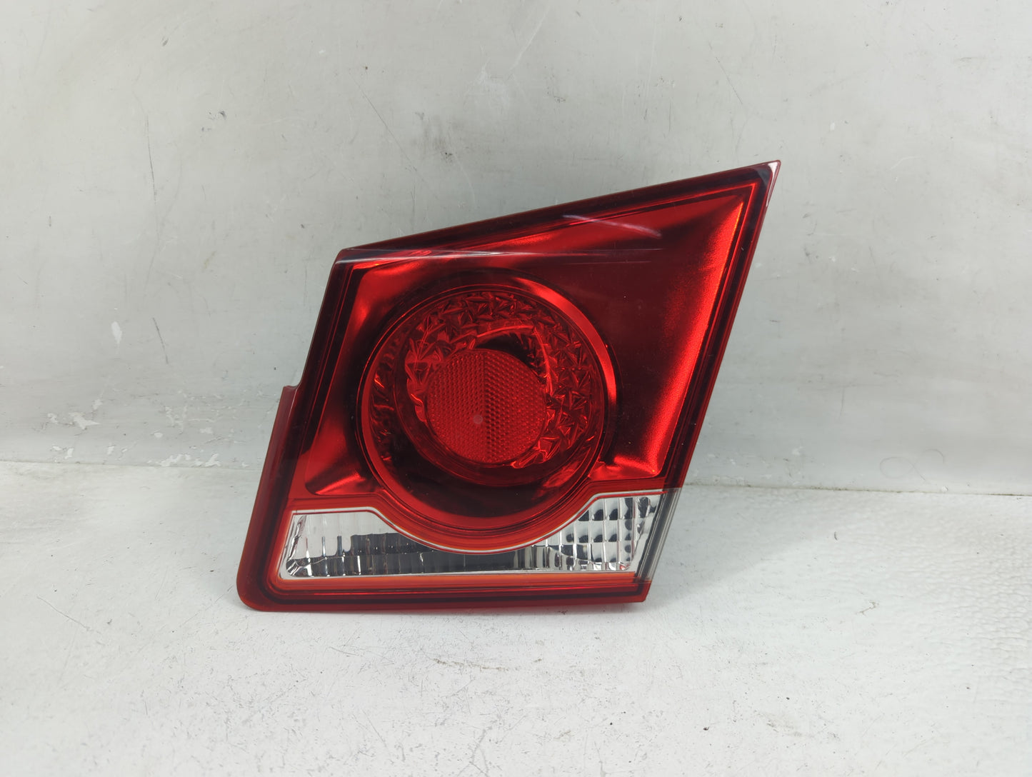 2011-2016 Chevrolet Cruze Tail Light Assembly Passenger Right OEM Fits Fits 2011 2012 2013 2014 2015 2016 OEM Used Auto Part