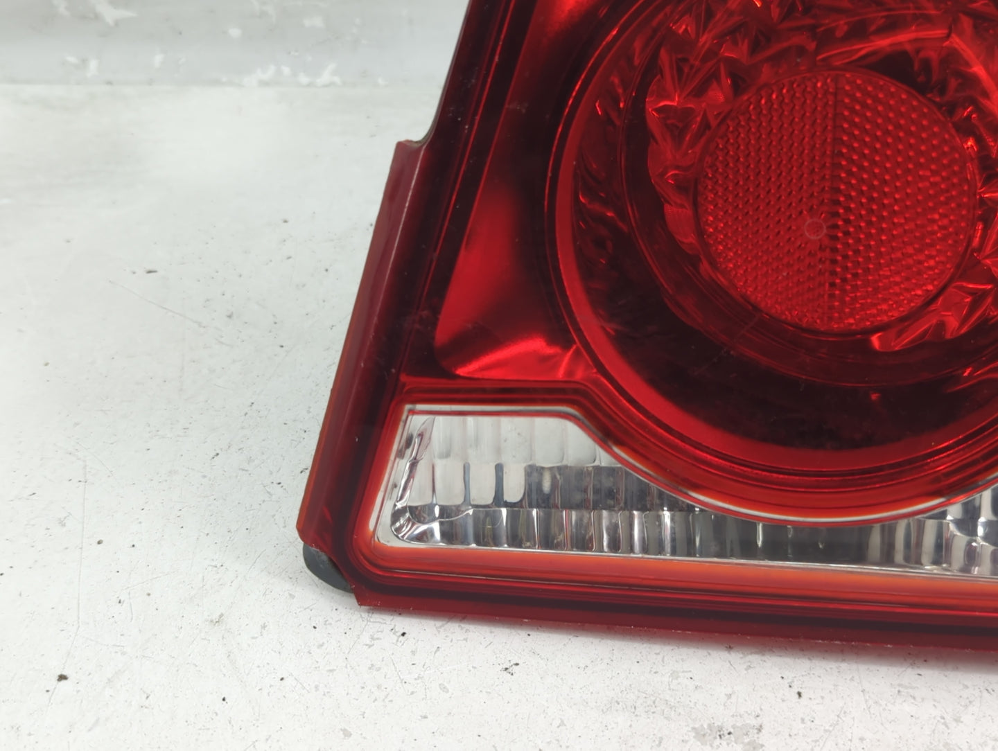 2011-2016 Chevrolet Cruze Tail Light Assembly Passenger Right OEM Fits Fits 2011 2012 2013 2014 2015 2016 OEM Used Auto Part