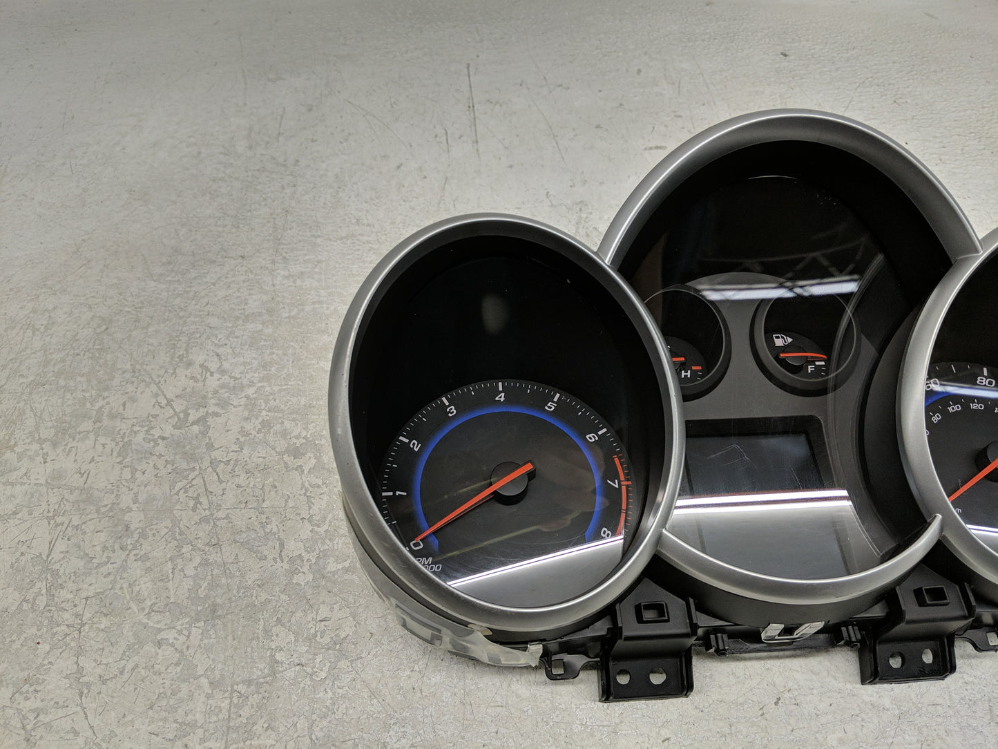 2015-2016 Chevrolet Cruze Instrument Cluster Speedometer Gauges P/N:42362675 Fits Fits 2015 2016 OEM Used Auto Parts - Oemus