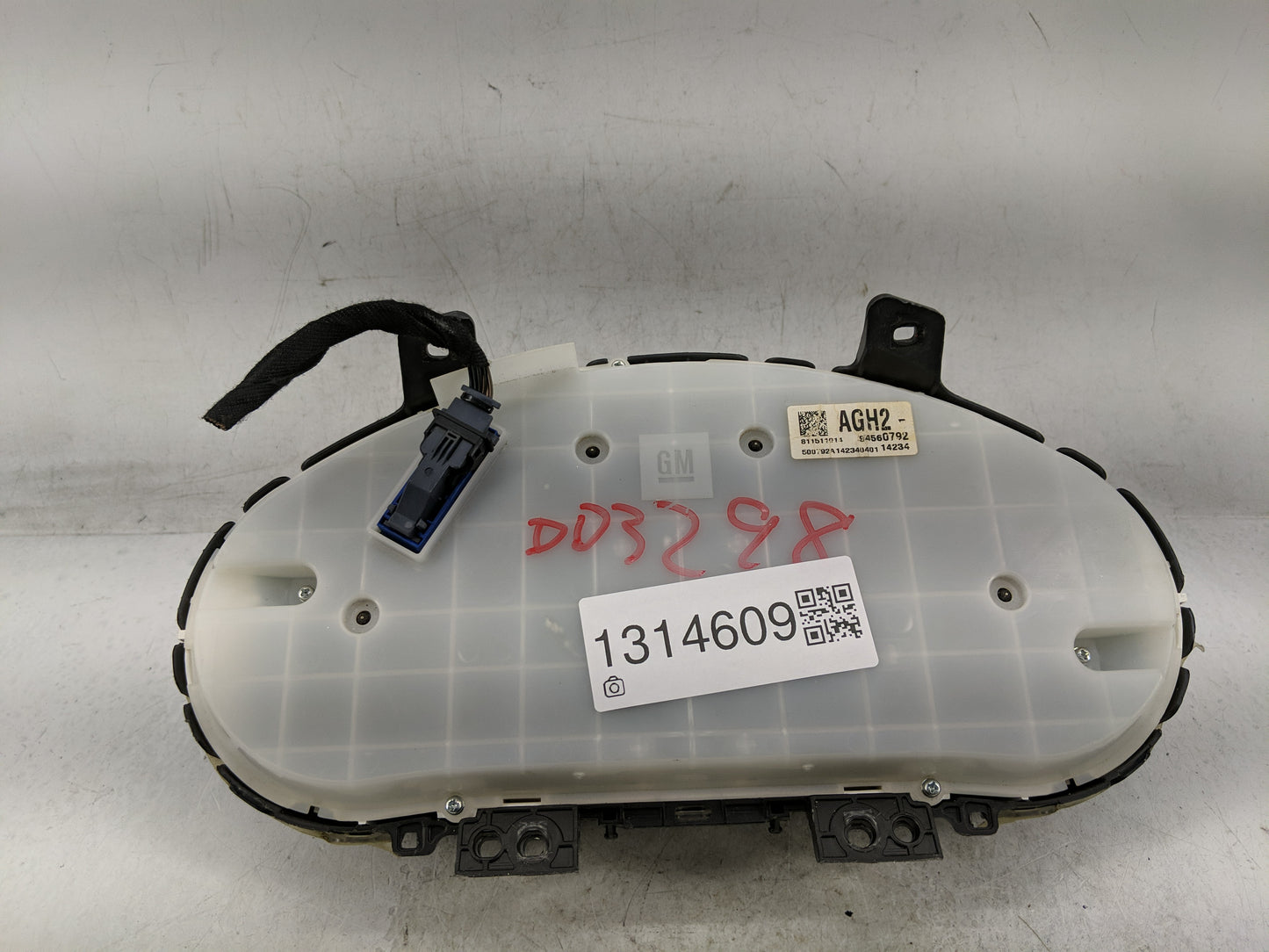 2015 Chevrolet Cruze Instrument Cluster Speedometer Gauges P/N:94560792 Fits OEM Used Auto Parts - Oemusedautoparts1.com