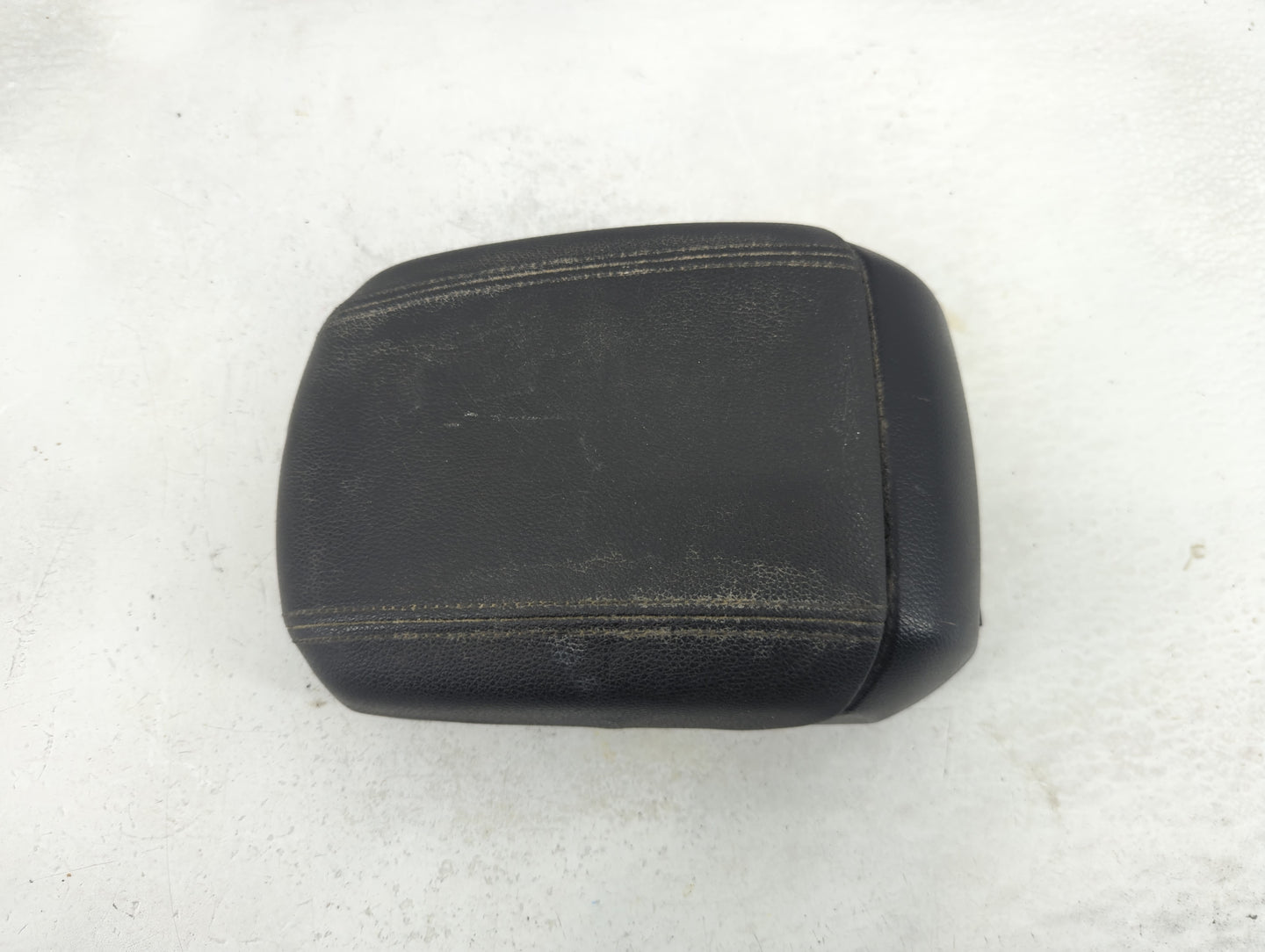 2015 Chevrolet Cruze Center Console Armrest Cover Lid Fits OEM Used Auto Parts - Oemusedautoparts1.com