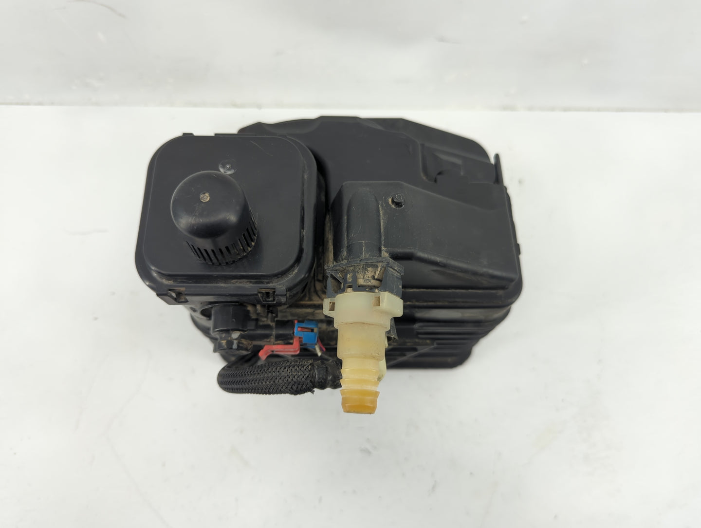 2015 Chevrolet Cruze Fuel Vapor Charcoal Canister 1357714 - Oemusedautoparts1.com