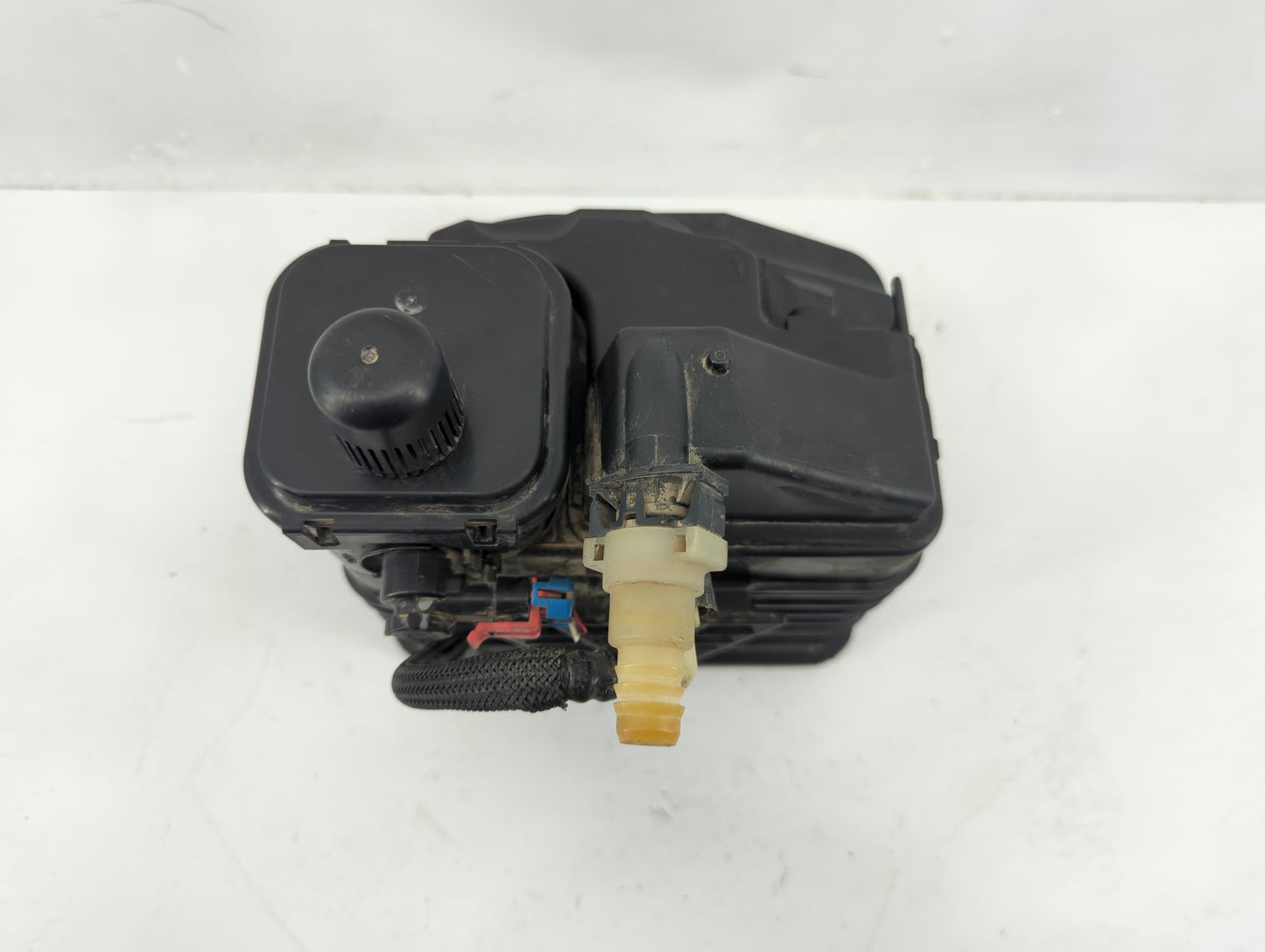 2015 Chevrolet Cruze Fuel Vapor Charcoal Canister 1357714 - Oemusedautoparts1.com