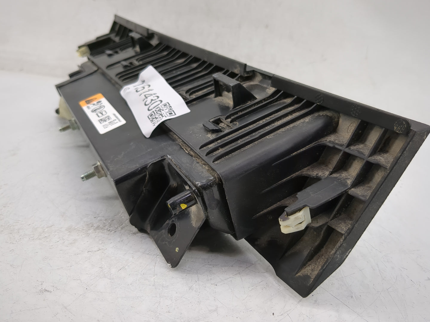 2013-2016 Chevrolet Cruze Air Bag Passenger Right Knee OEM P/N:95910049 Fits Fits 2013 2014 2015 2016 OEM Used Auto Parts - 