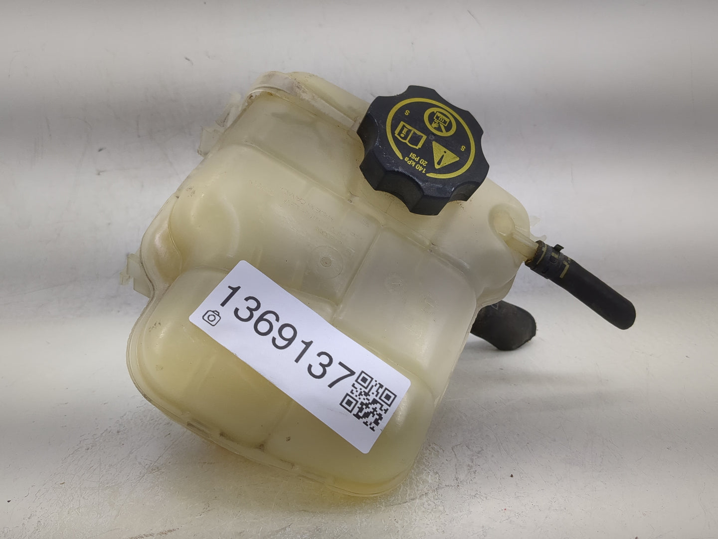 2011-2016 Chevrolet Cruze Windshield Washer Fluid Reservoir Bottle Oem - Oemusedautoparts1.com