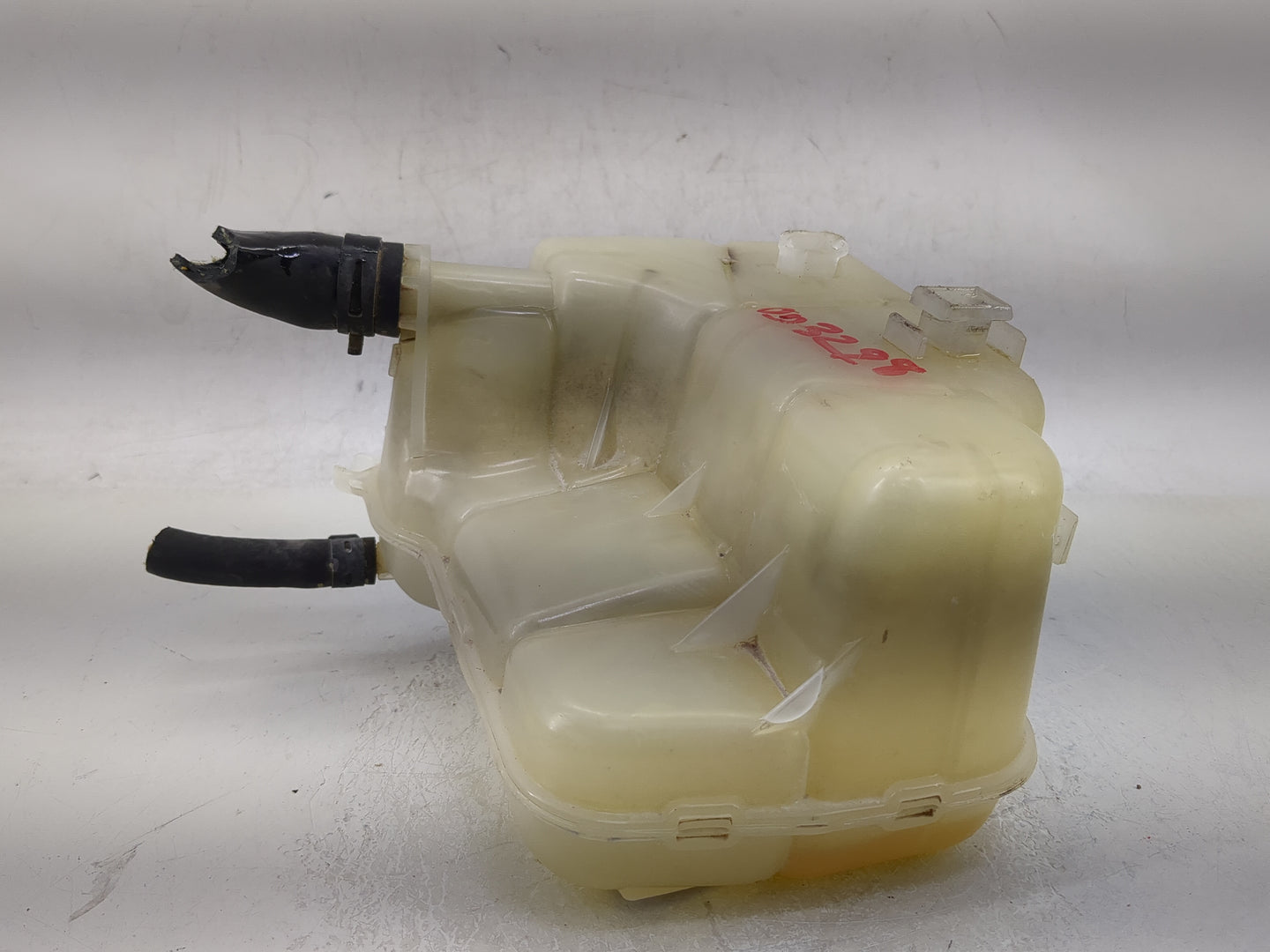 2011-2016 Chevrolet Cruze Windshield Washer Fluid Reservoir Bottle Oem - Oemusedautoparts1.com