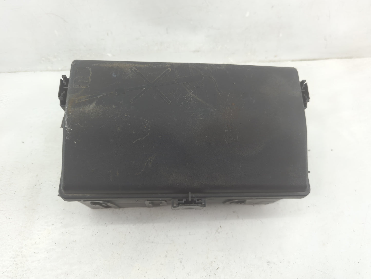 2015-2016 Chevrolet Cruze Fusebox Fuse Box Panel Relay Module P/N:812461952 Fits Fits 2015 2016 OEM Used Auto Parts - Oemuse