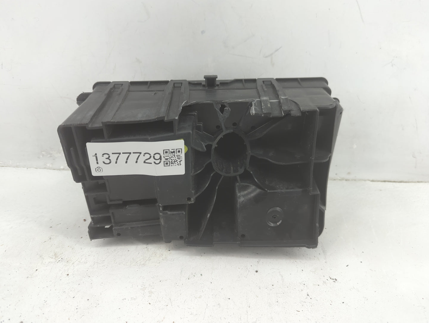 2015-2016 Chevrolet Cruze Fusebox Fuse Box Panel Relay Module P/N:812461952 Fits Fits 2015 2016 OEM Used Auto Parts - Oemuse