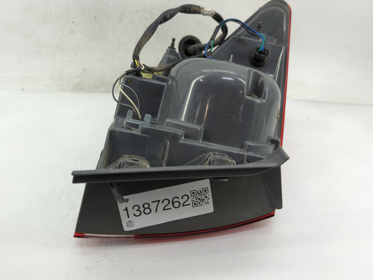 2011-2016 Chevrolet Cruze Tail Light Assembly Passenger Right OEM Fits Fits 2011 2012 2013 2014 2015 2016 OEM Used Auto Part