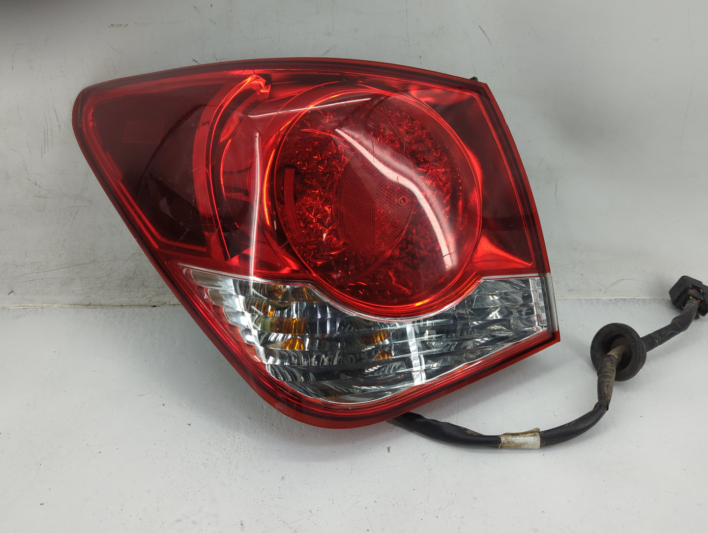 2011-2016 Chevrolet Cruze Tail Light Assembly Driver Left OEM Fits Fits 2011 2012 2013 2014 2015 2016 OEM Used Auto Parts - 