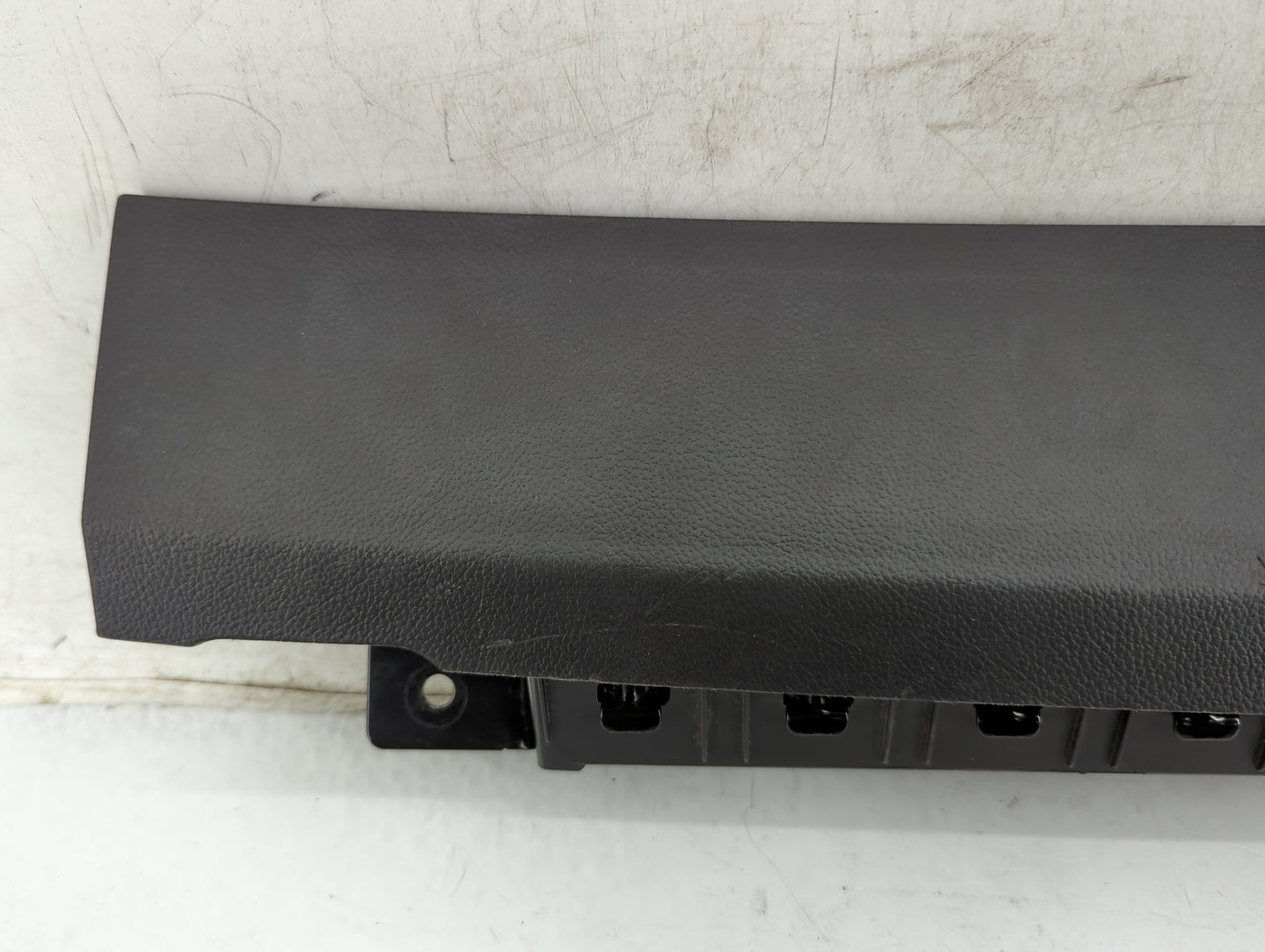 2013-2016 Chevrolet Cruze Air Bag Passenger Right Knee OEM P/N:95910049 Fits Fits 2013 2014 2015 2016 OEM Used Auto Parts - 