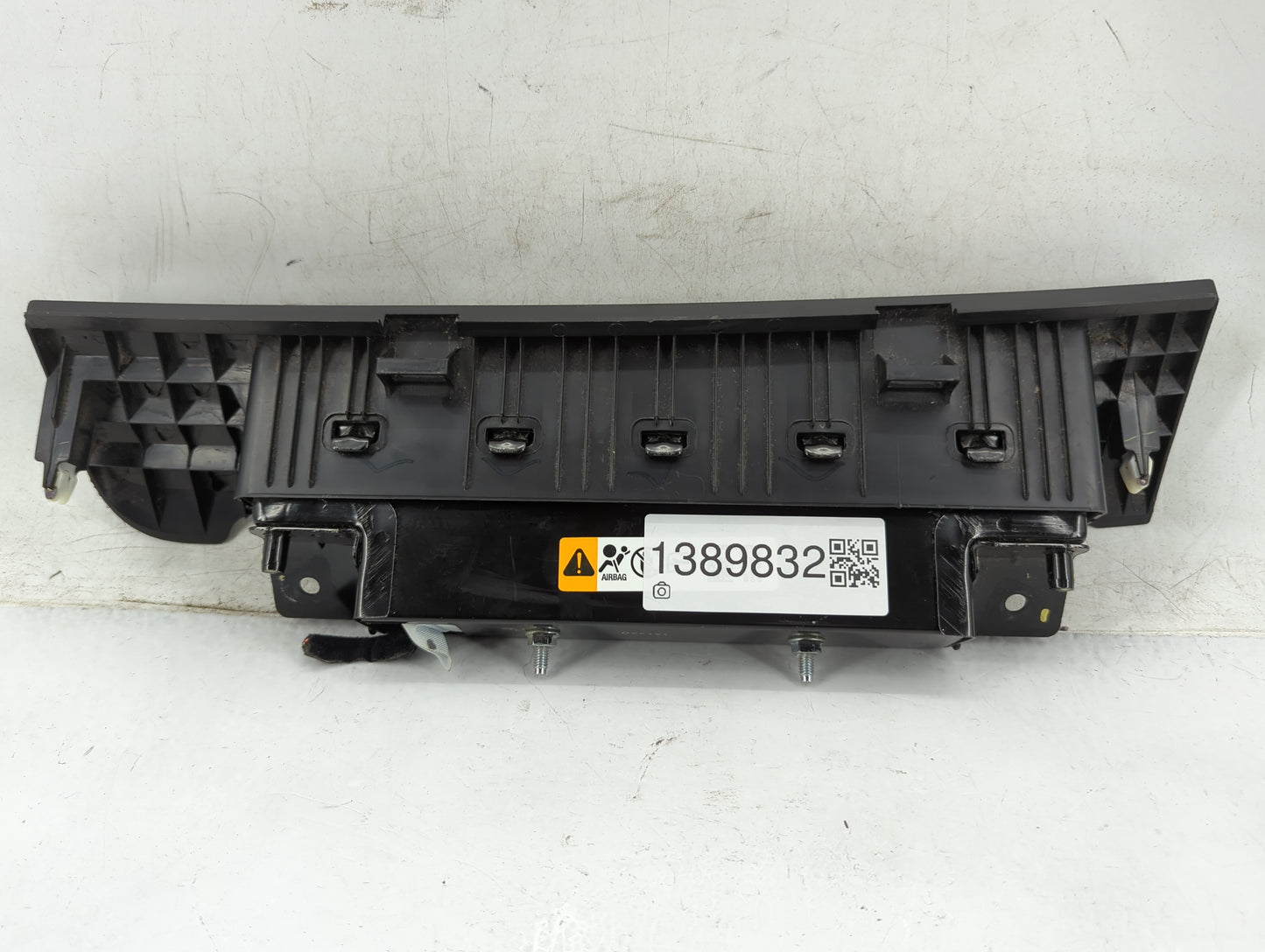 2013-2016 Chevrolet Cruze Air Bag Passenger Right Knee OEM P/N:95910049 Fits Fits 2013 2014 2015 2016 OEM Used Auto Parts - 