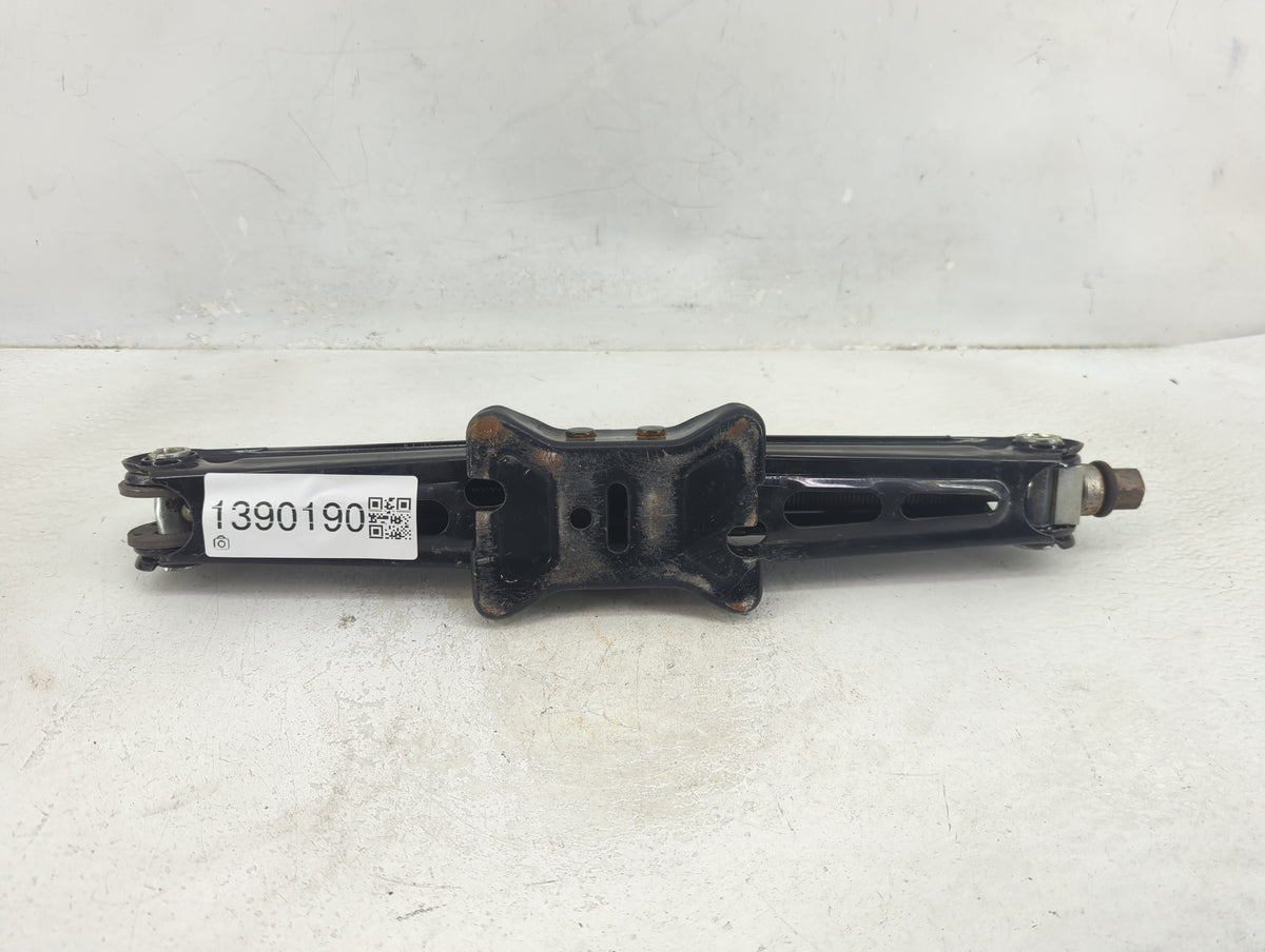 2015 Chevrolet Cruze Spare Scissor Car Jack 1390190 - Oemusedautoparts1.com