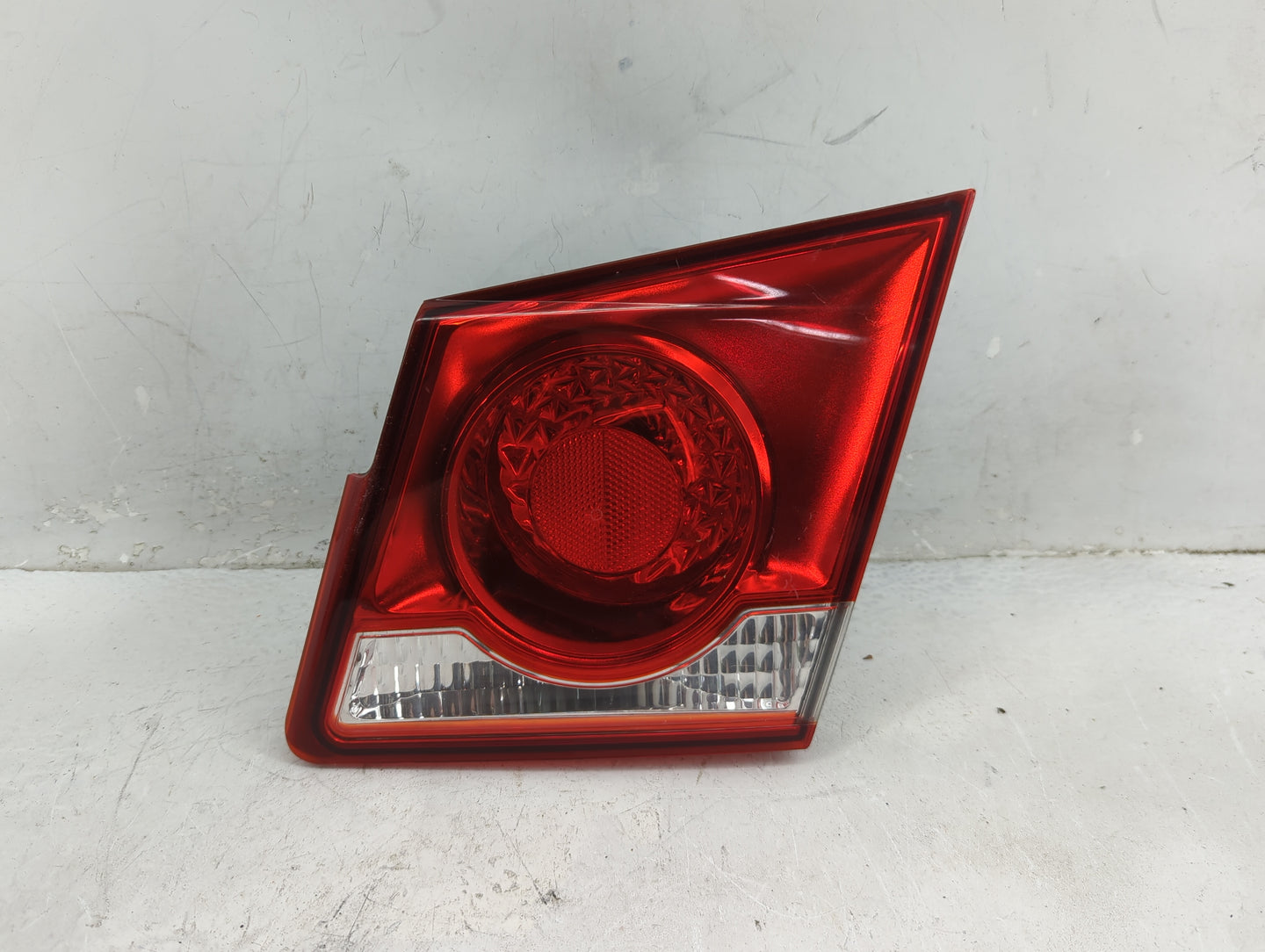 2011-2016 Chevrolet Cruze Tail Light Assembly Passenger Right OEM Fits Fits 2011 2012 2013 2014 2015 2016 OEM Used Auto Part