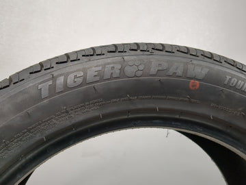 Used Tire 225/50R17 UNIROYAL TIGER PAW TOURING 94V - Tread Depth 9/32