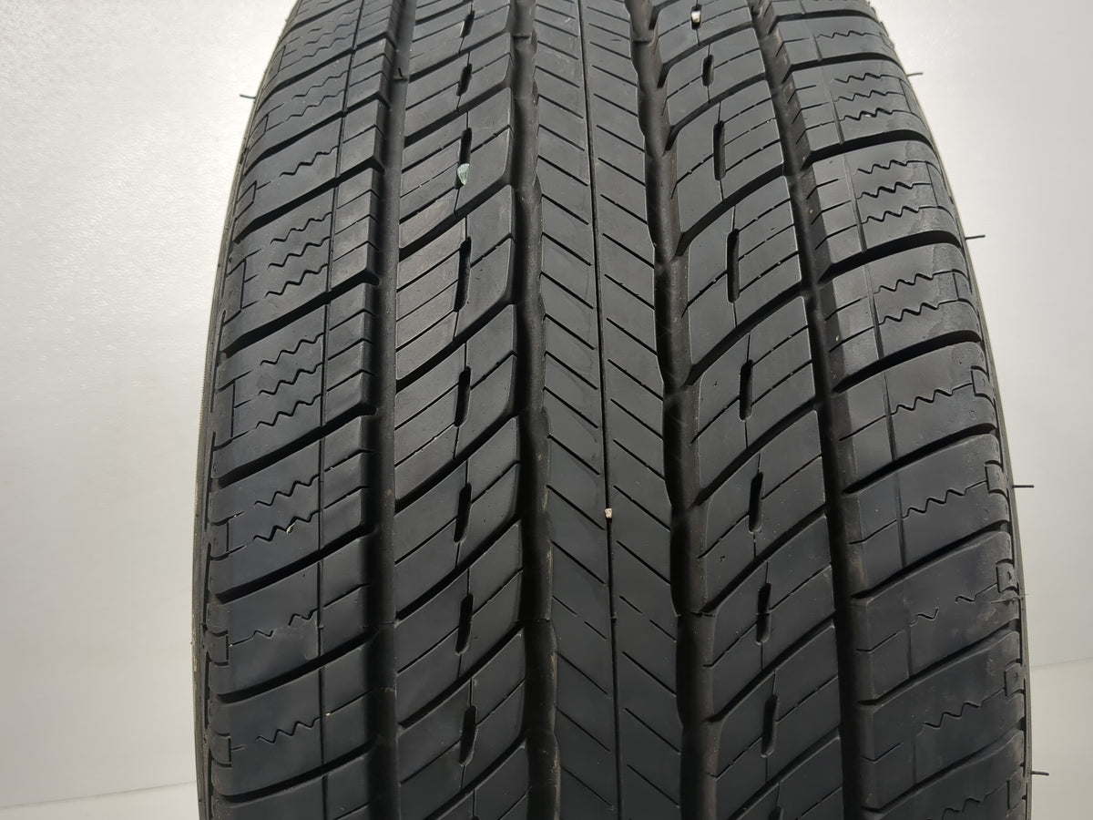 Used Tire 225/50R17 UNIROYAL TIGER PAW TOURING 94V - Tread Depth 9/32 - Oemusedautoparts1.com