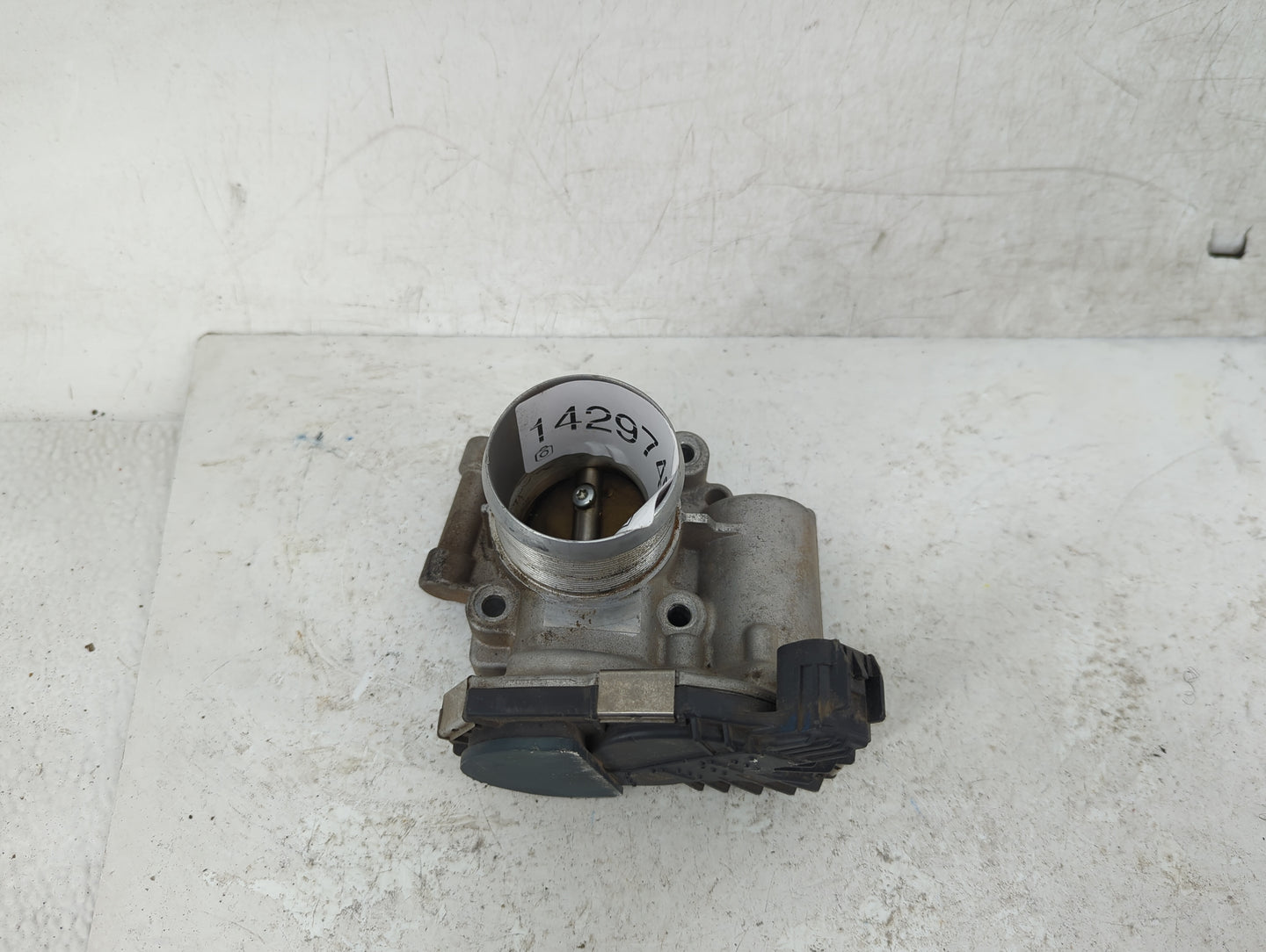 2011-2016 Chevrolet Cruze Throttle Body P/N:55581662 Fits Fits 2011 2012 2013 2014 2015 2016 2017 2018 2019 2020 2021 OEM Us