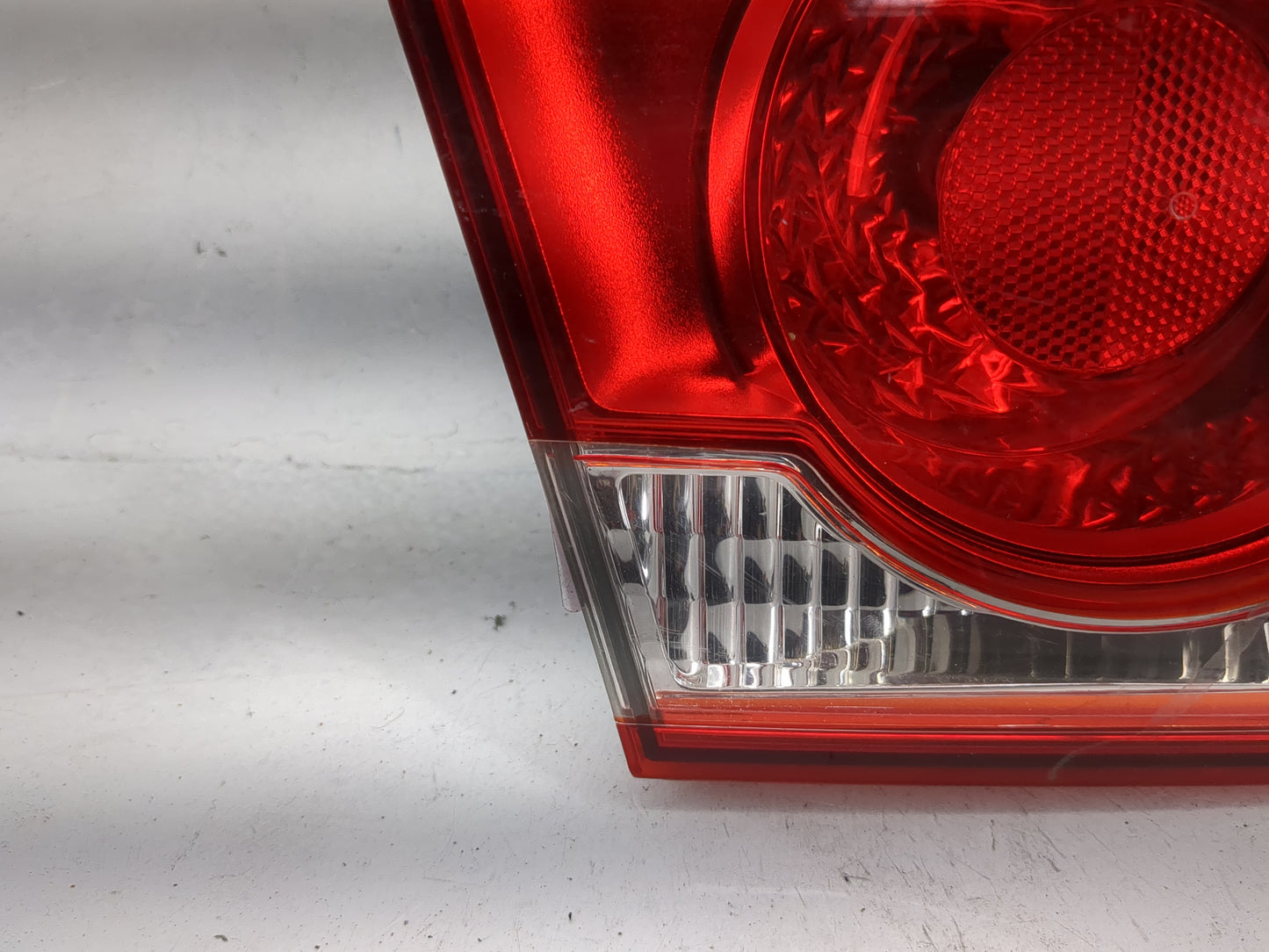 2011-2016 Chevrolet Cruze Tail Light Assembly Driver Left OEM P/N:12V 3057KLCP Fits Fits 2011 2012 2013 2014 2015 2016 OEM U