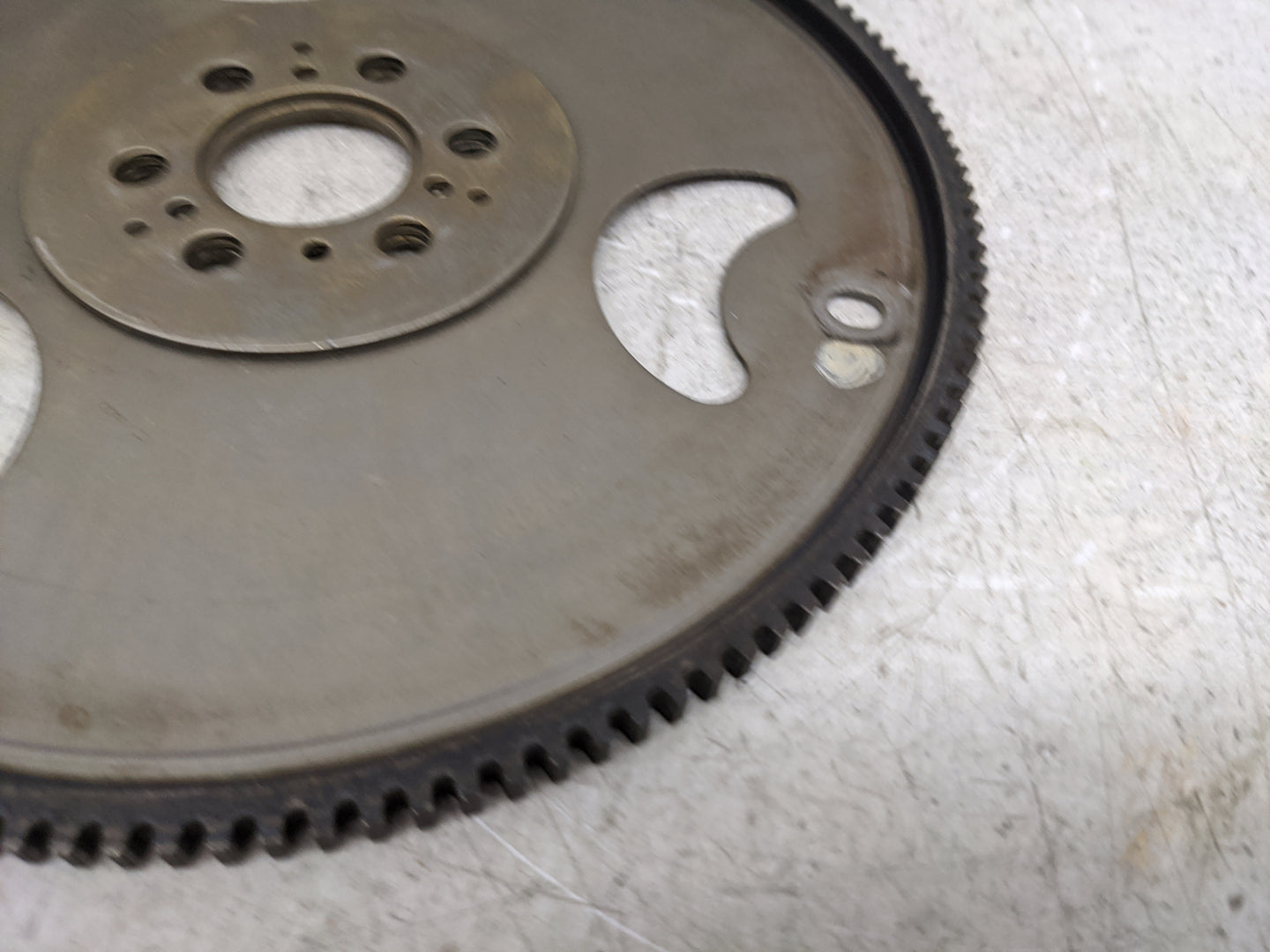 2015 Chevrolet Cruze Transmission Flywheel Flexplate P/N:55563683 Fits OEM Used Auto Parts - Oemusedautoparts1.com