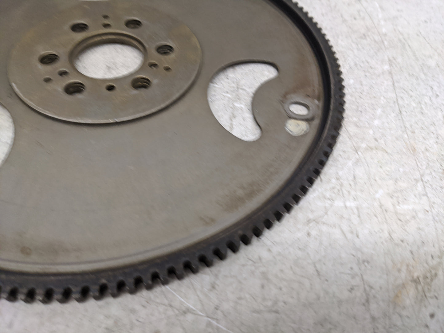 2015 Chevrolet Cruze Transmission Flywheel Flexplate P/N:55563683 Fits OEM Used Auto Parts - Oemusedautoparts1.com