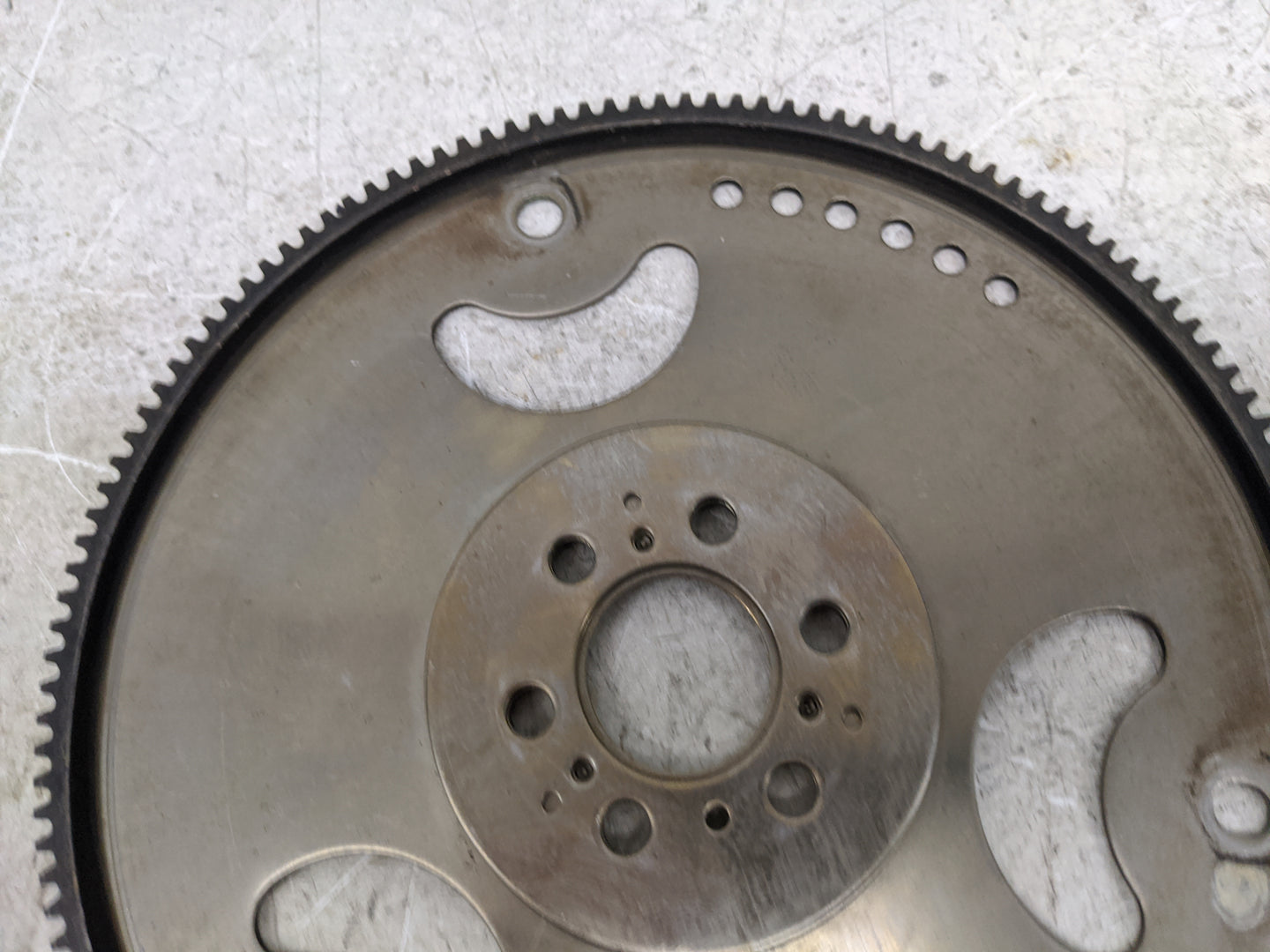 2015 Chevrolet Cruze Transmission Flywheel Flexplate P/N:55563683 Fits OEM Used Auto Parts - Oemusedautoparts1.com