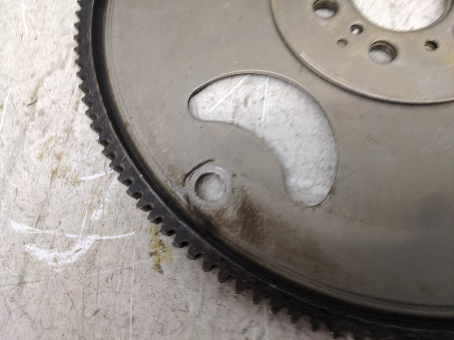 2015 Chevrolet Cruze Transmission Flywheel Flexplate P/N:55563683 Fits OEM Used Auto Parts - Oemusedautoparts1.com