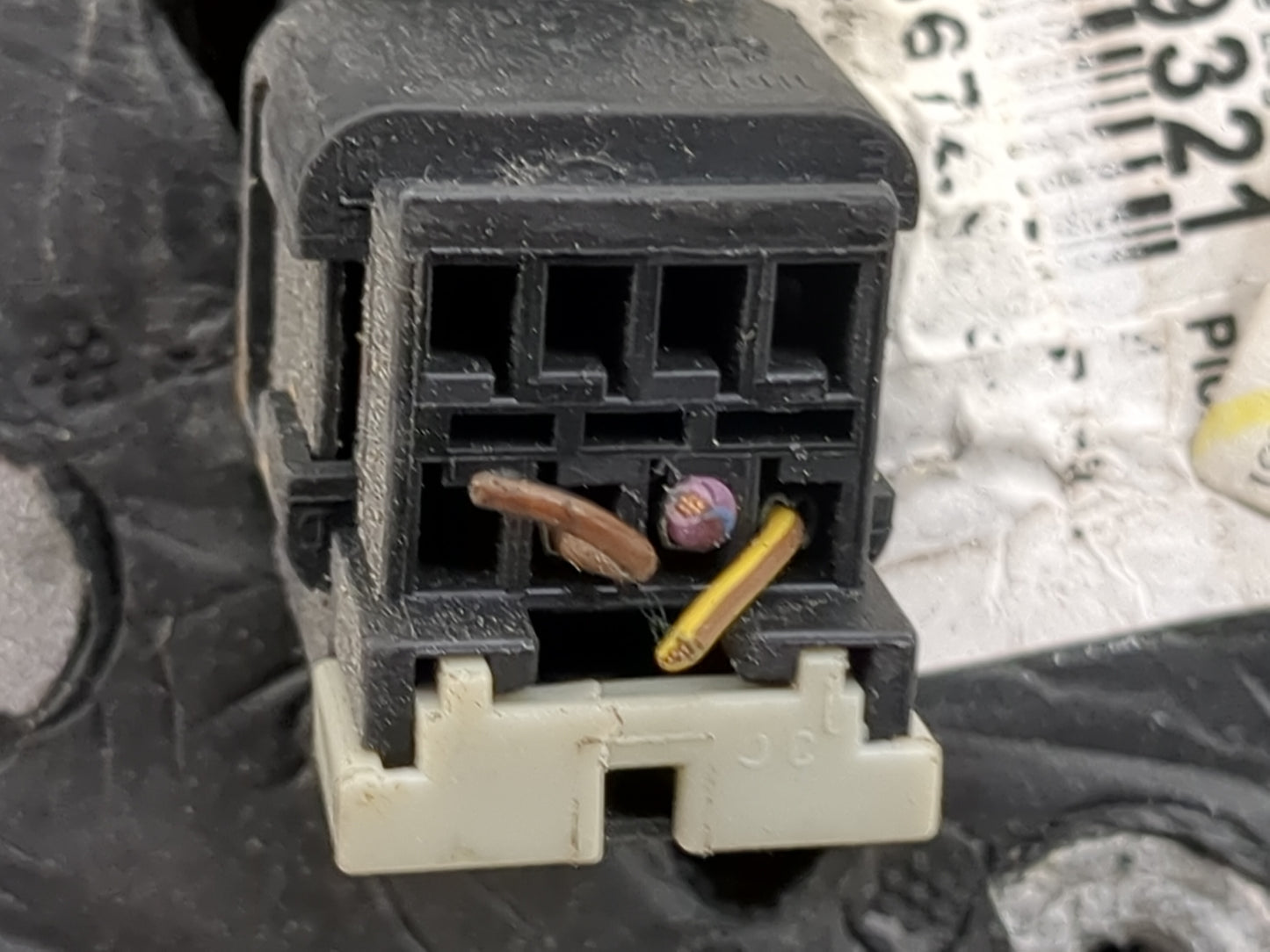 2011-2016 Chevrolet Cruze Driver Side View Mirror - Left Door Mirror OEM Used - Oemusedautoparts1.com